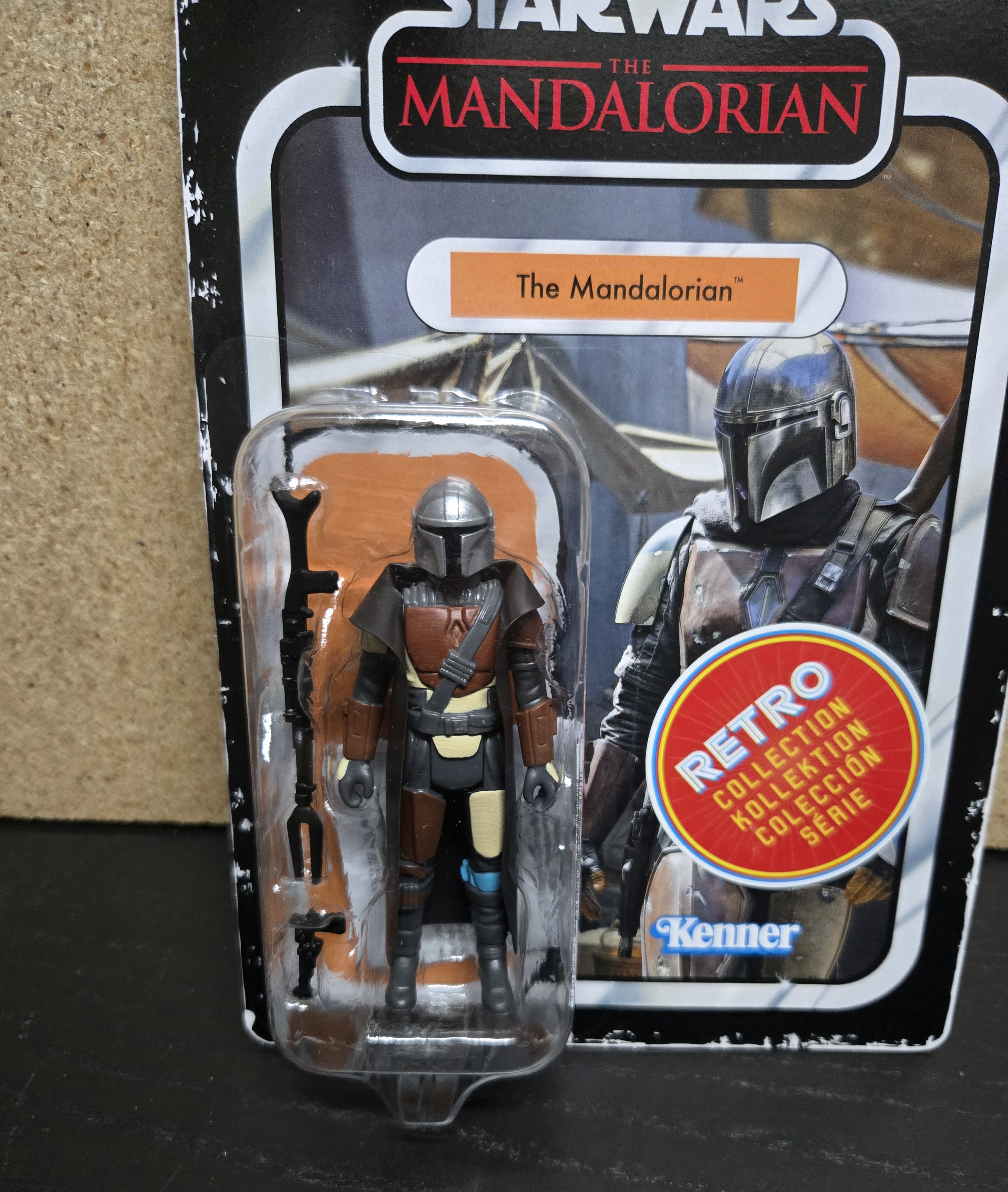 Star Wars The Mandalorian Retro Action Figure 3.75-inch 