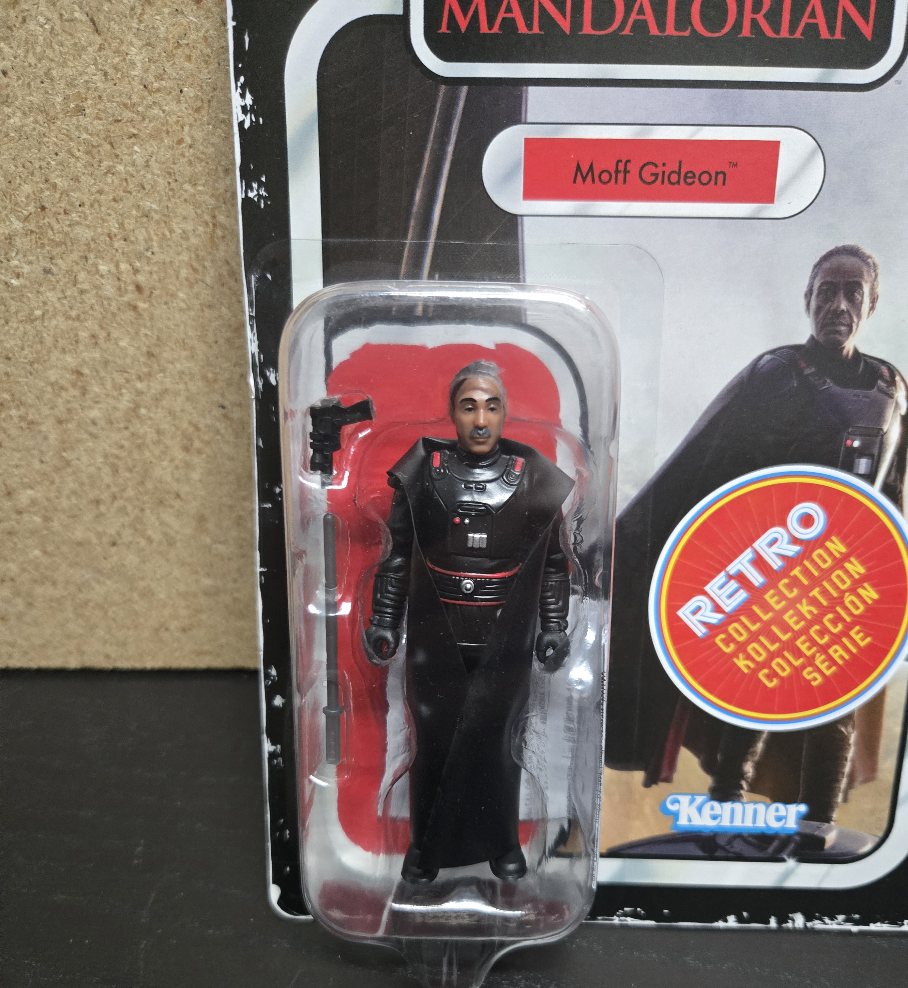 Star Wars The Mandalorian Retro Moff Gideon Action Figure 3.75-inch 