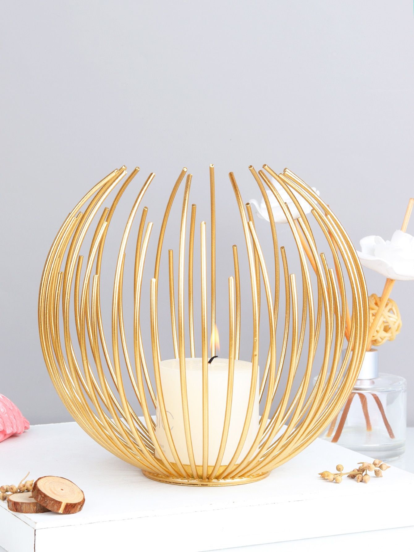 Golden Metal Wire Candle Holder