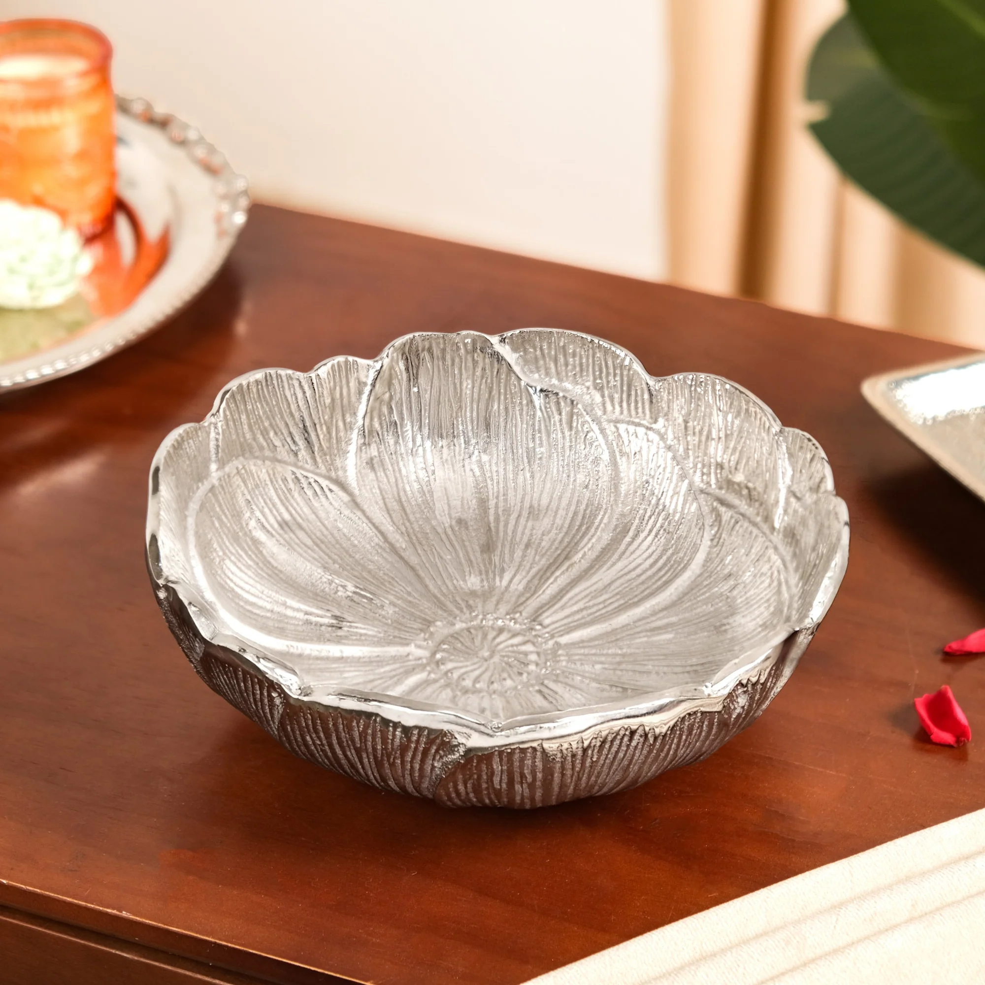 Silver Flower Decorative Bowl Urli