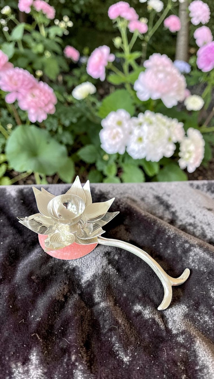 Lotus Flower Tea Light Holder With Valvet Box
