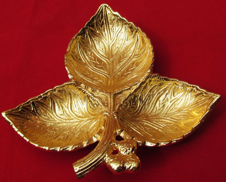 Gold Leaf-Shaped Decorative Platter