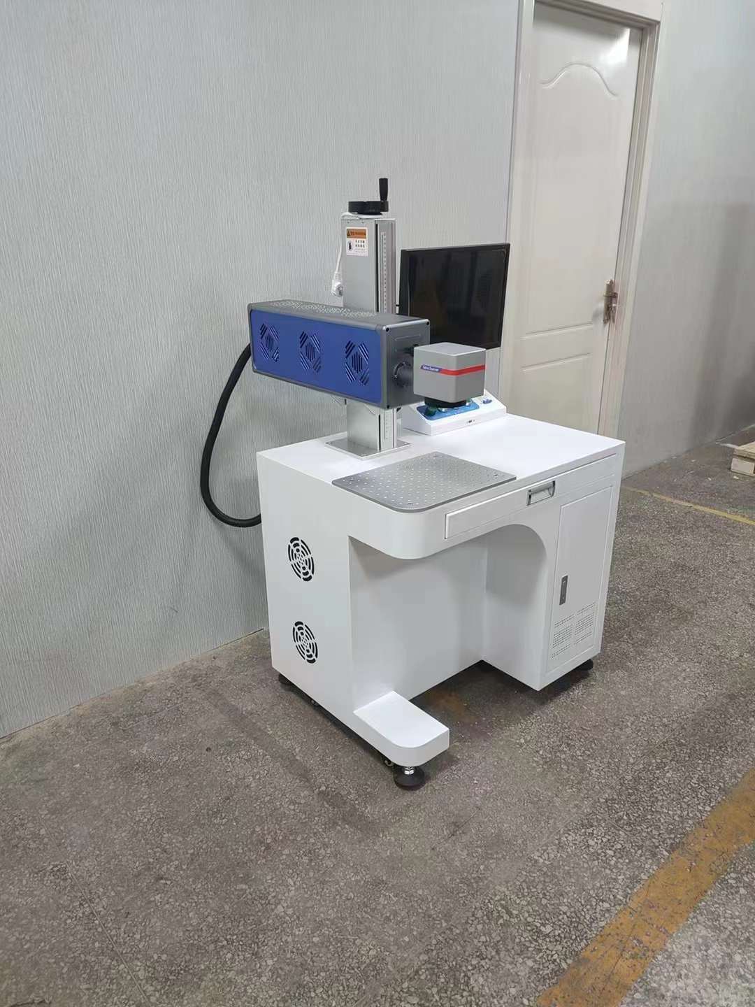 20/30/50W Cabinet-style Fiber Laser Marking Machine