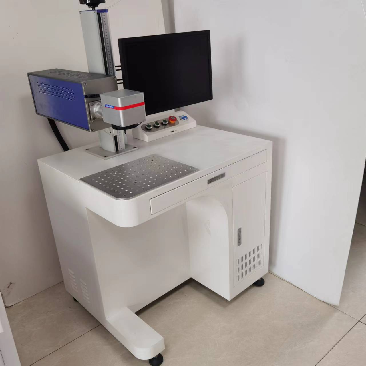 20/30/50W Cabinet-style Fiber Laser Marking Machine