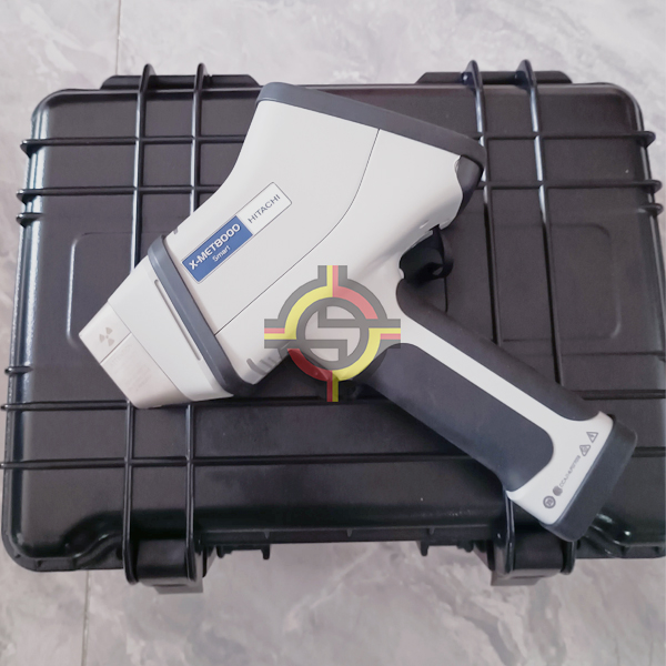 Hitachi X-MET8000 Smart Handheld XRF Analyzer - Sale! (Used)