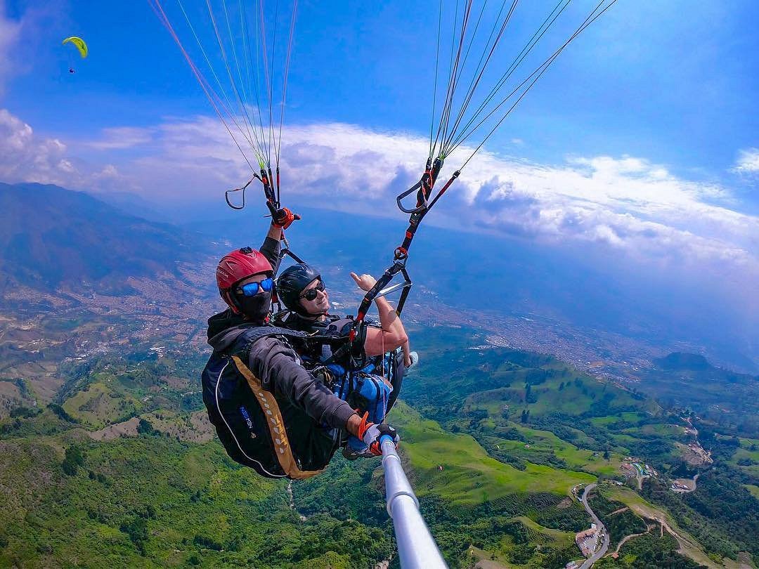 Medellín from Above: Elite Paragliding