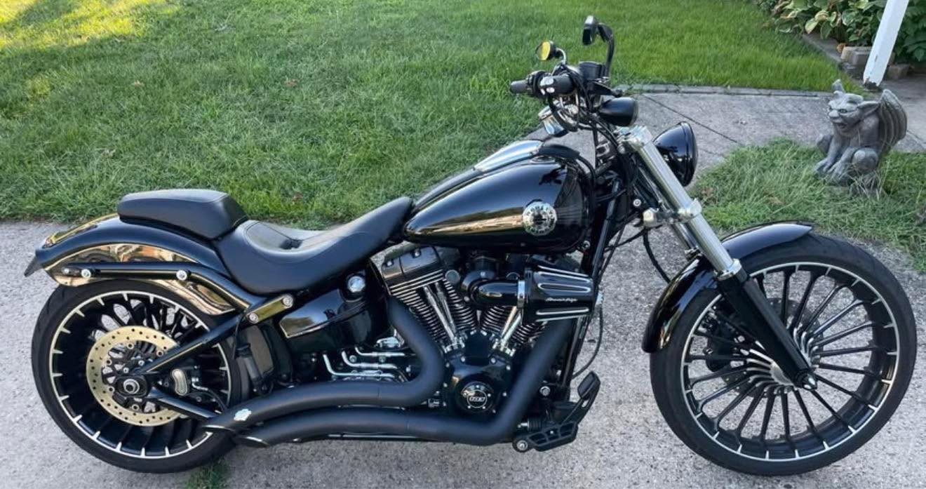 2015 Harley Davidson breakout 