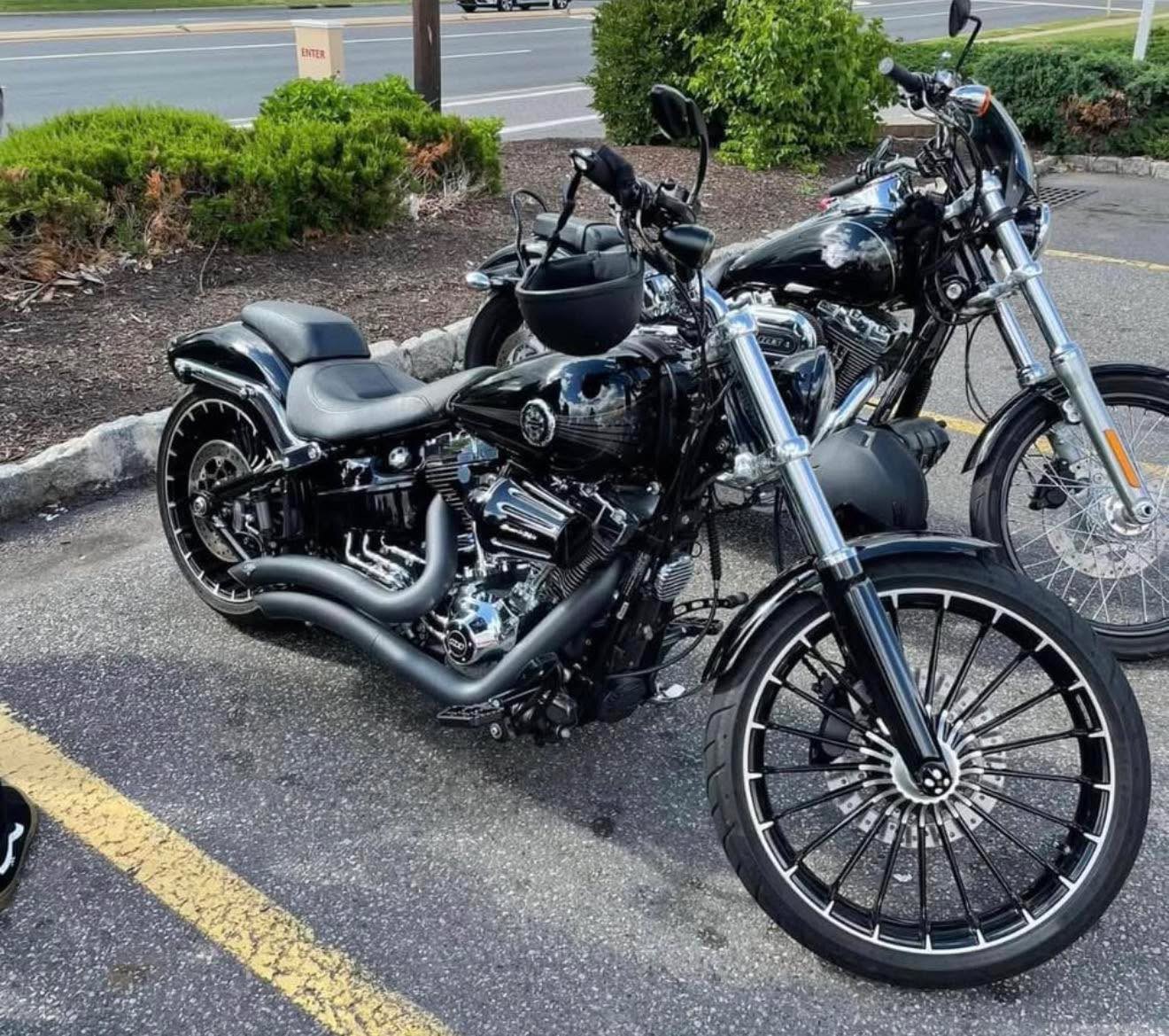 2015 Harley Davidson breakout 