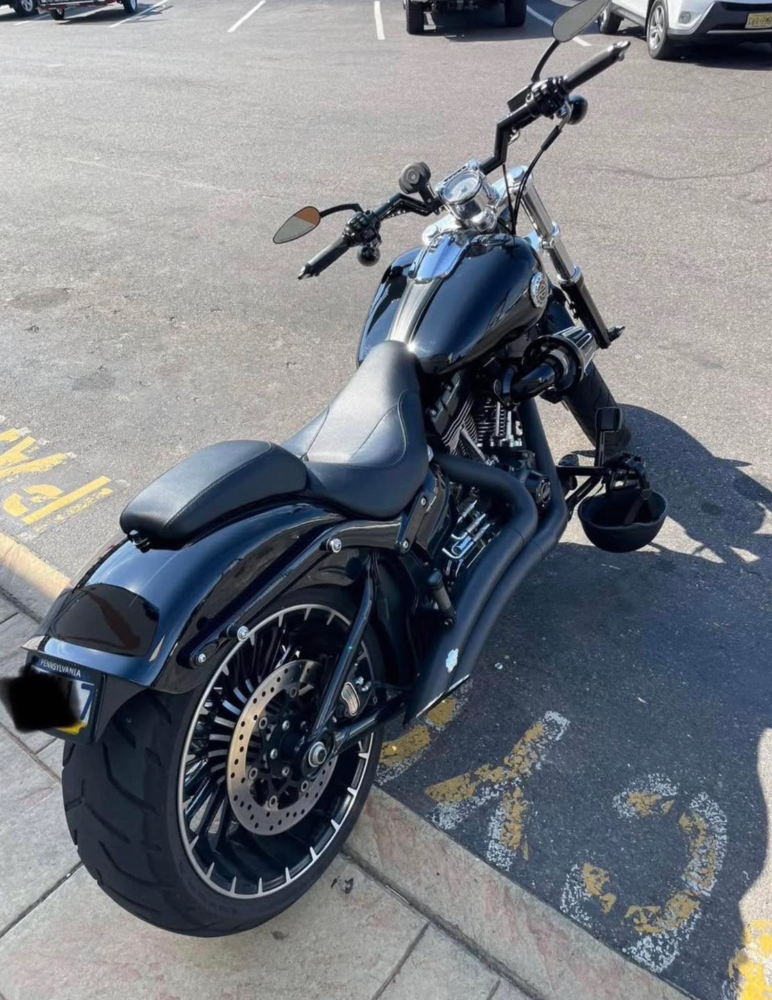 2015 Harley Davidson breakout 