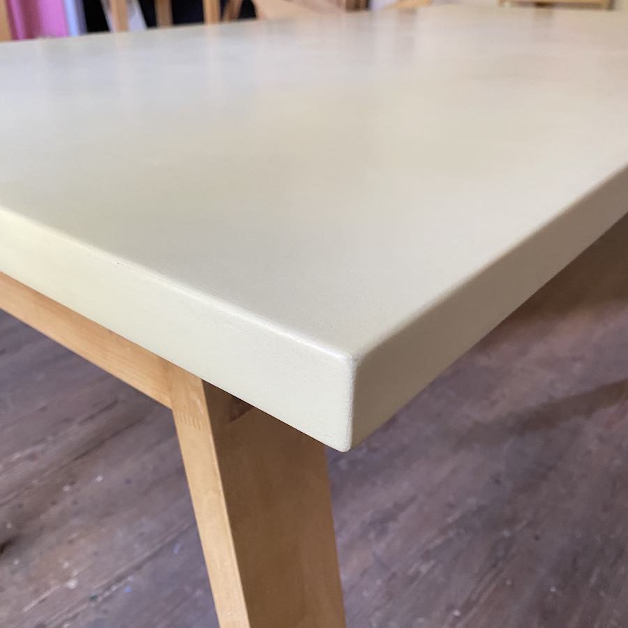 Mesa madera y microcemento