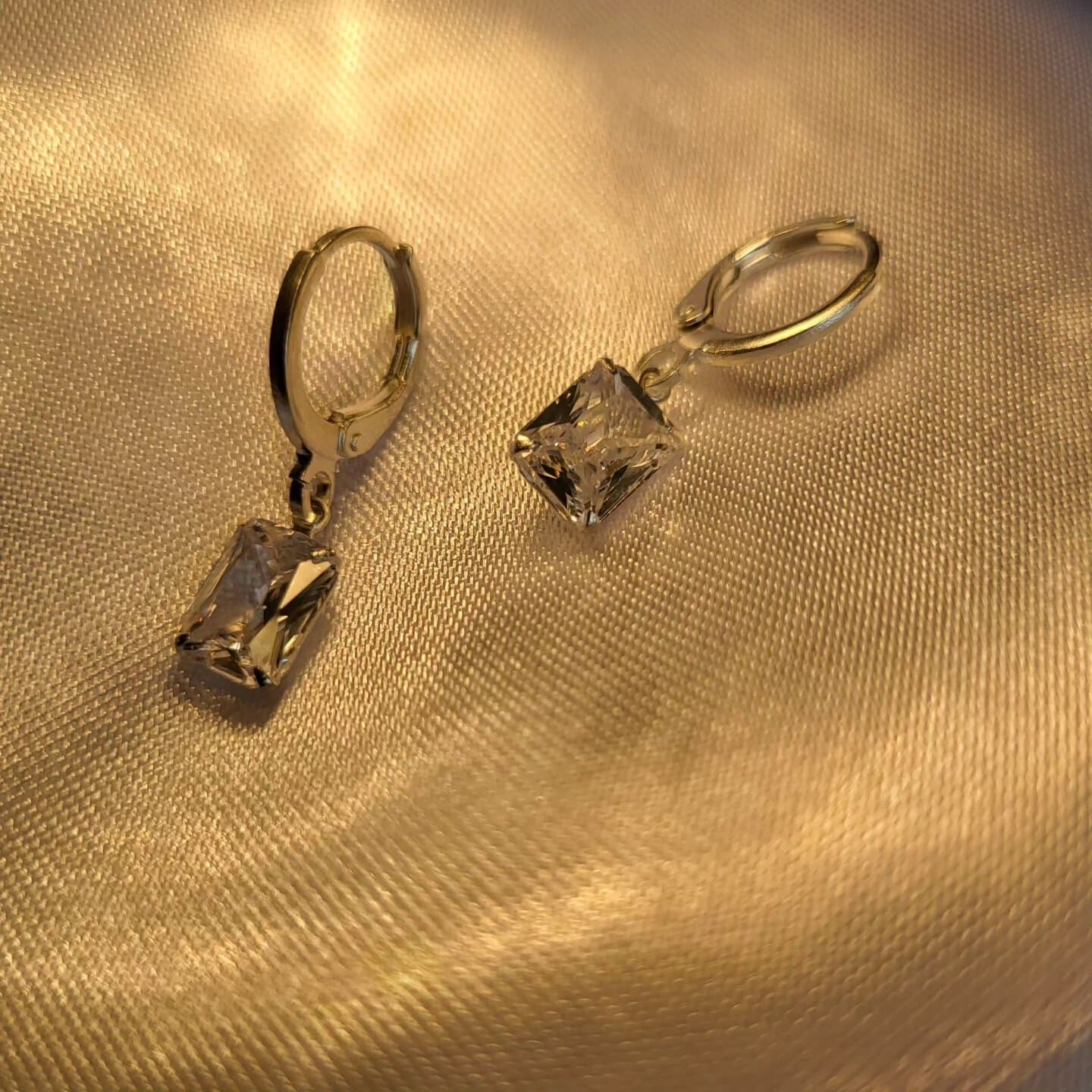 Elegant Crystal Drop Earrings