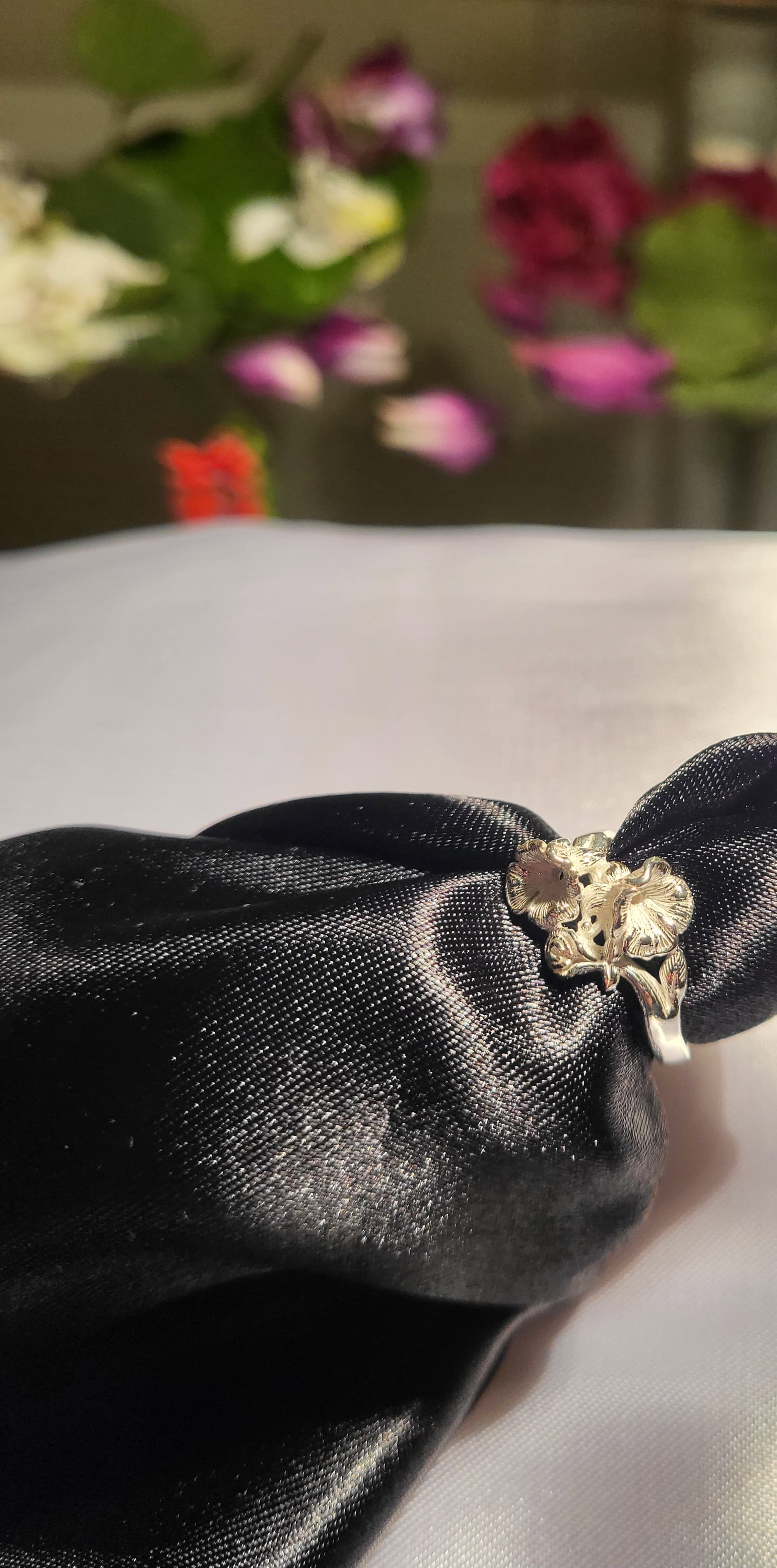 Elegant Silver Floral Ring