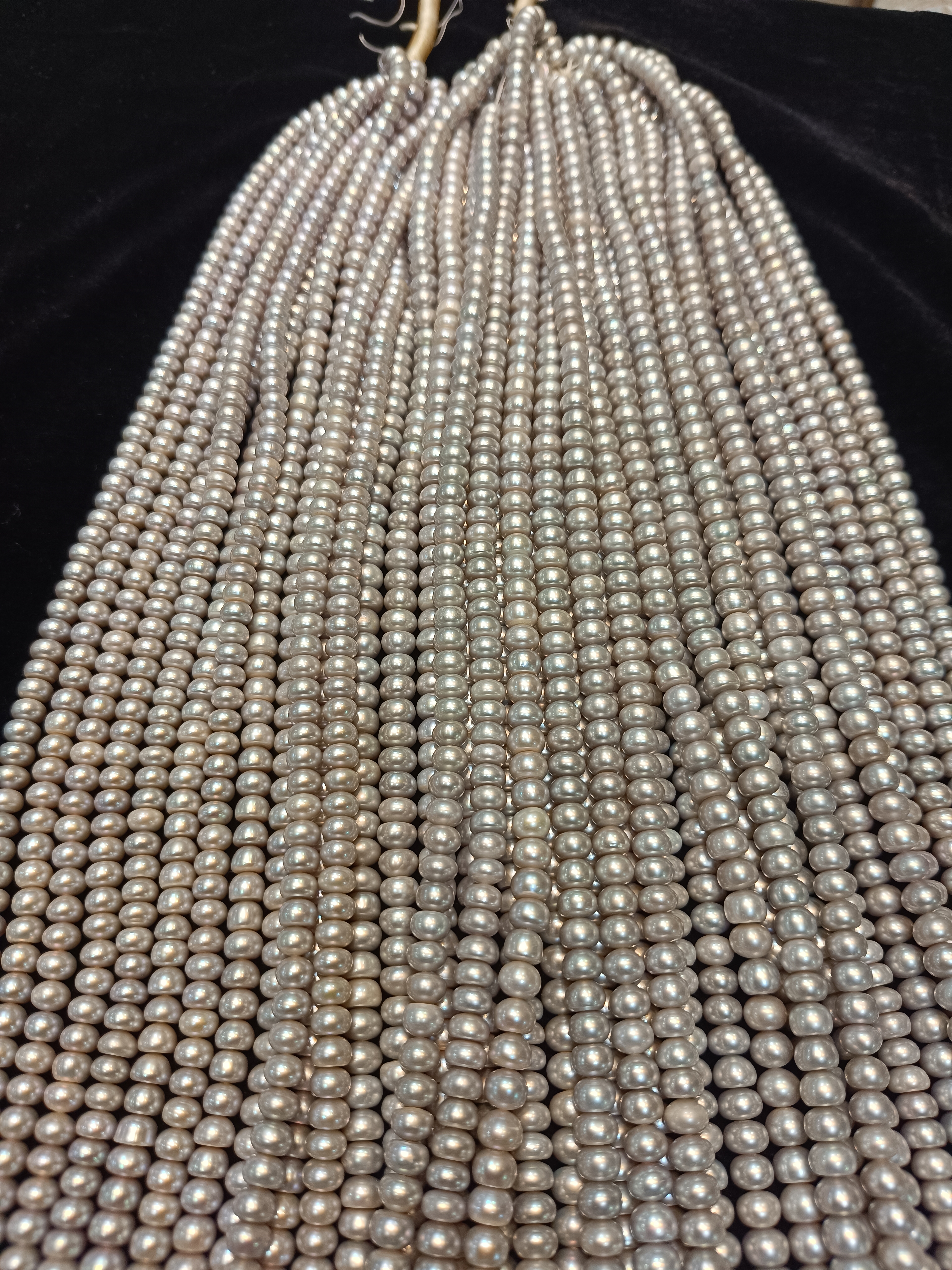 Gray colour flat pearls