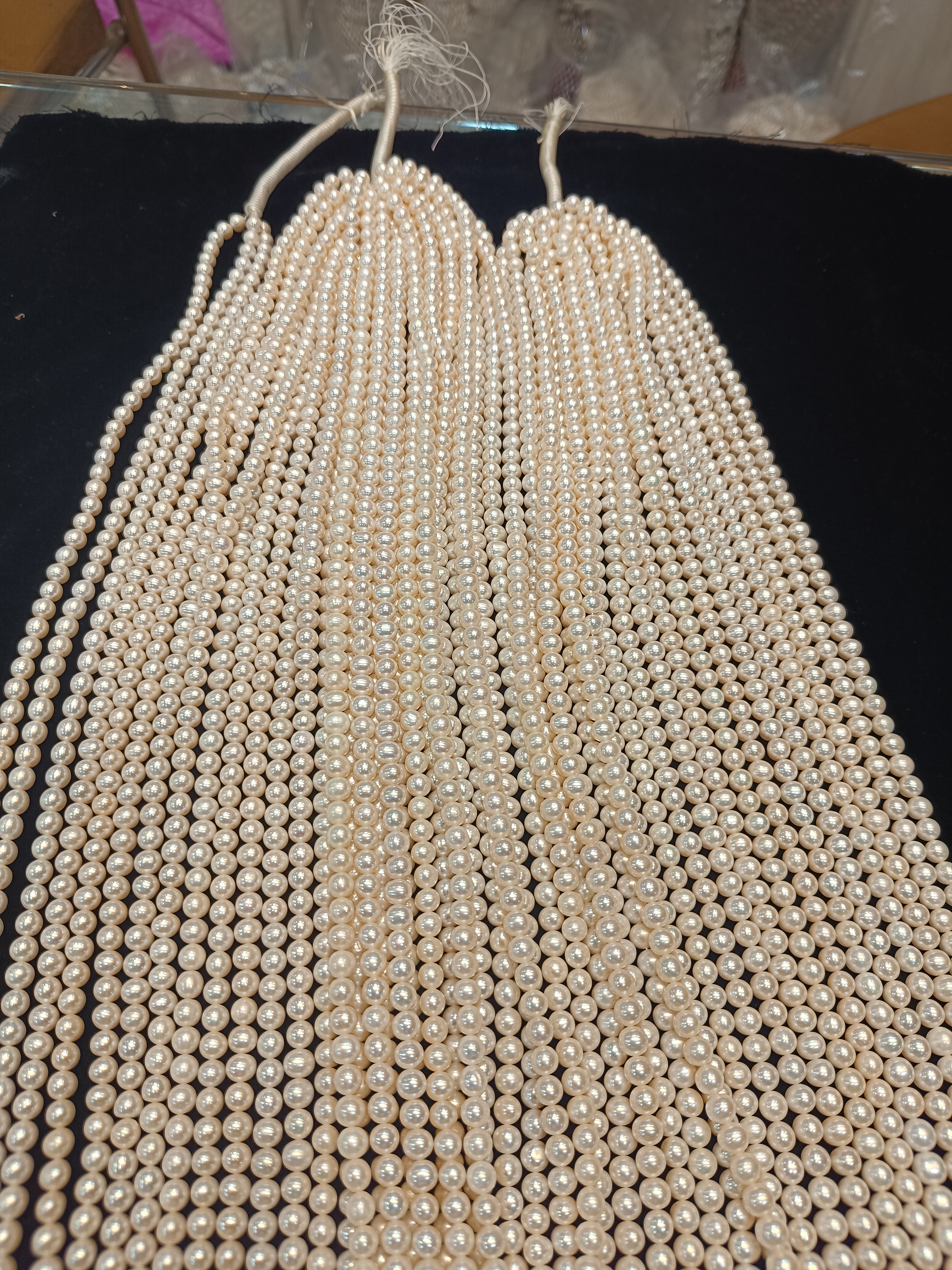 Natural white colour Round pearls