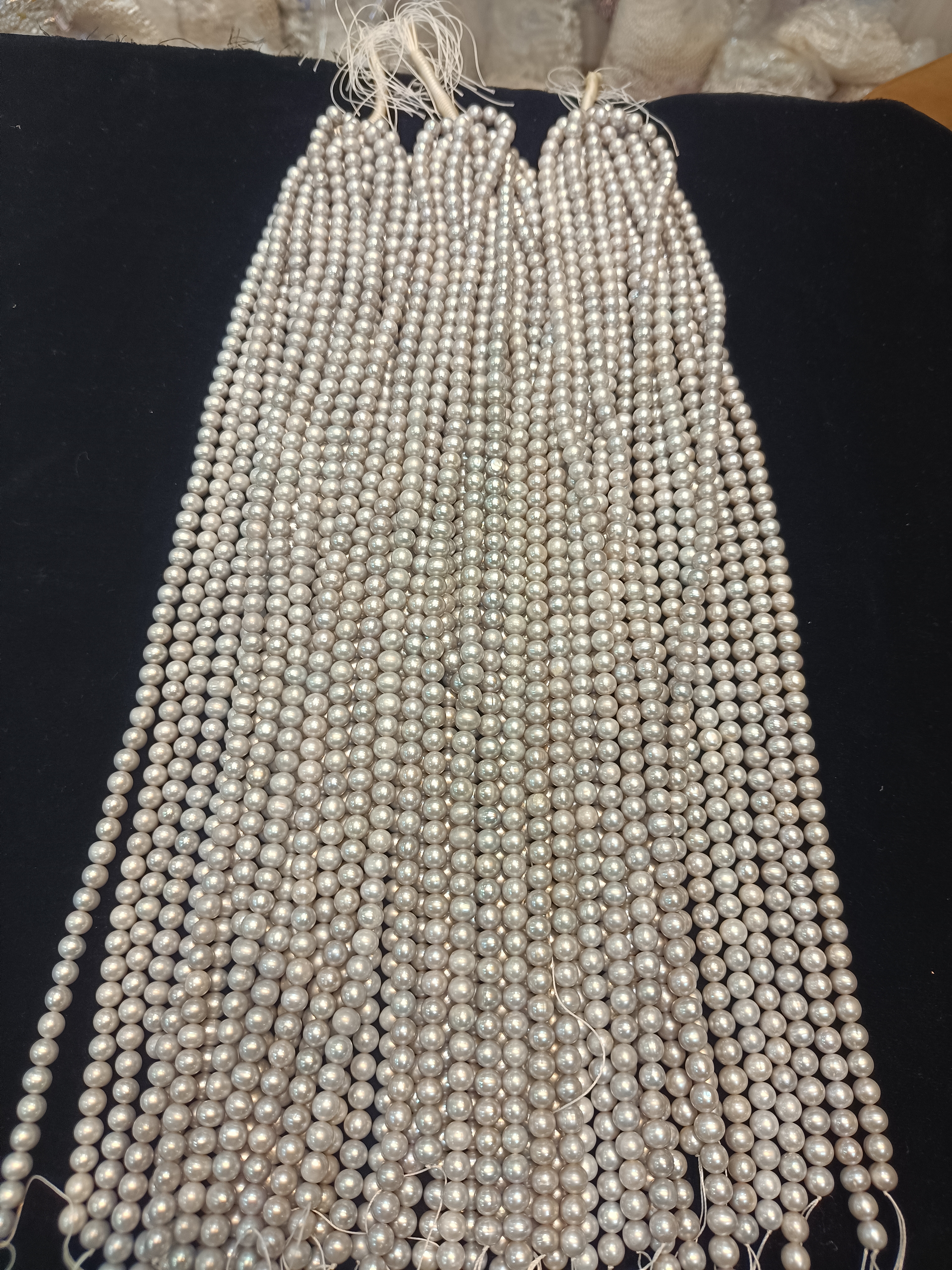 Gray colour Round pearls 