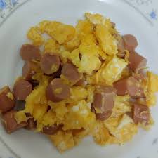 Huevos  con salchicha