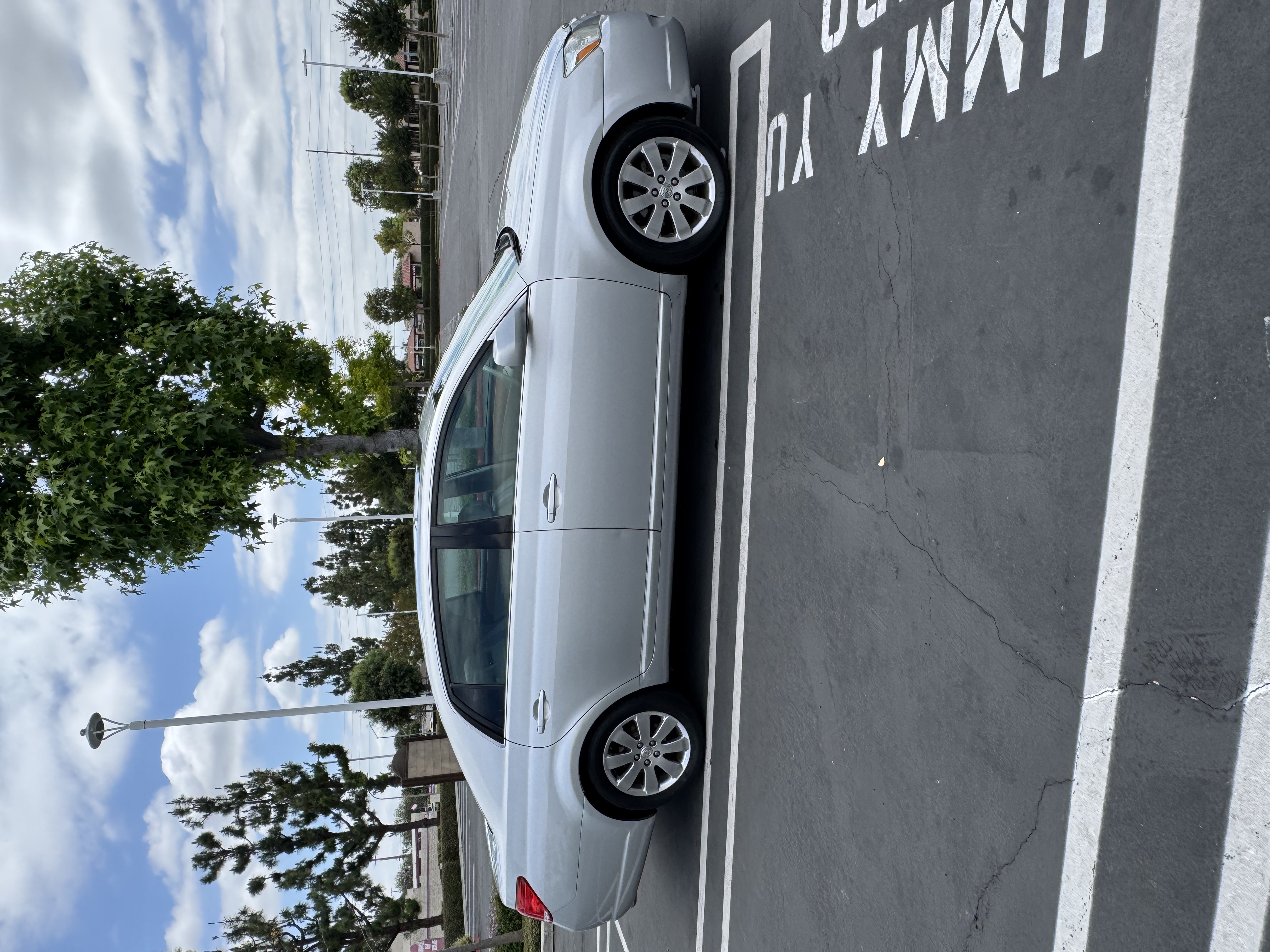 2005 Toyota Avalon XLE 