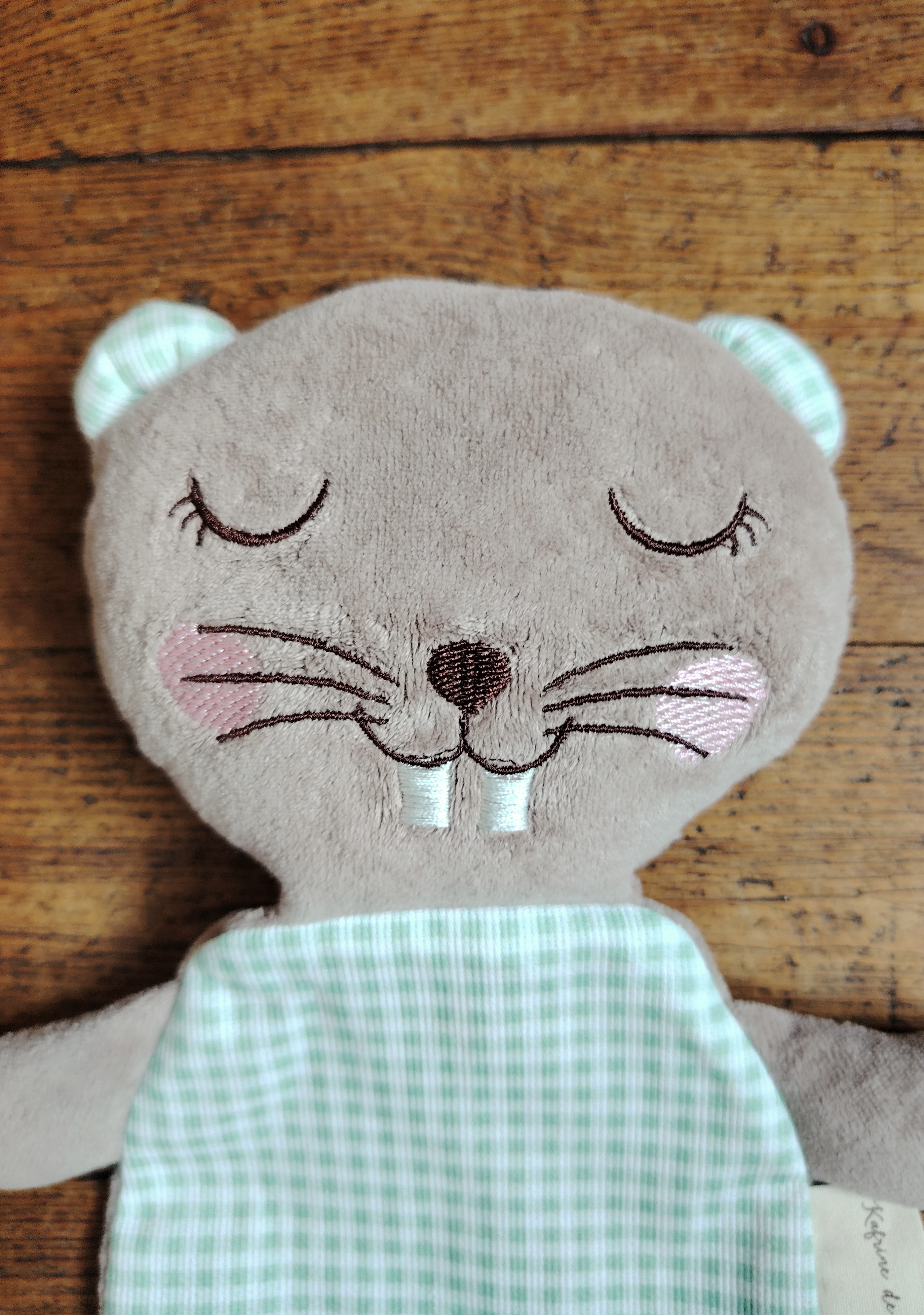 Doudou Noisette le castor