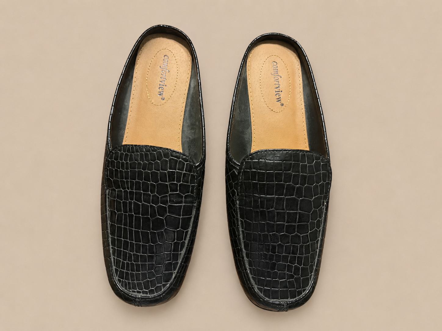 Crocodile Pattern Faux Leather Mules