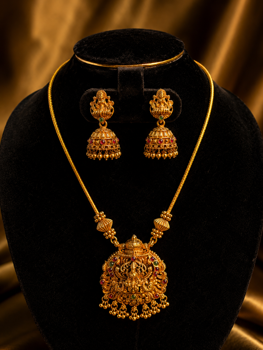 Traditional Gold Necklace Set