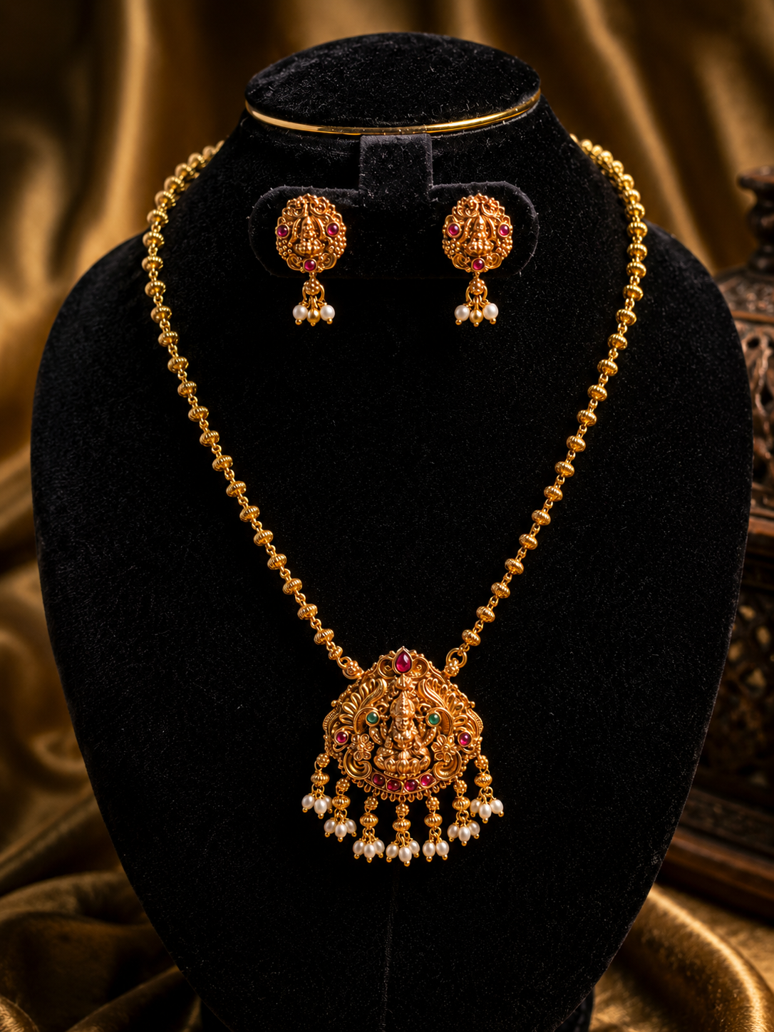Traditional Gold Necklace Set