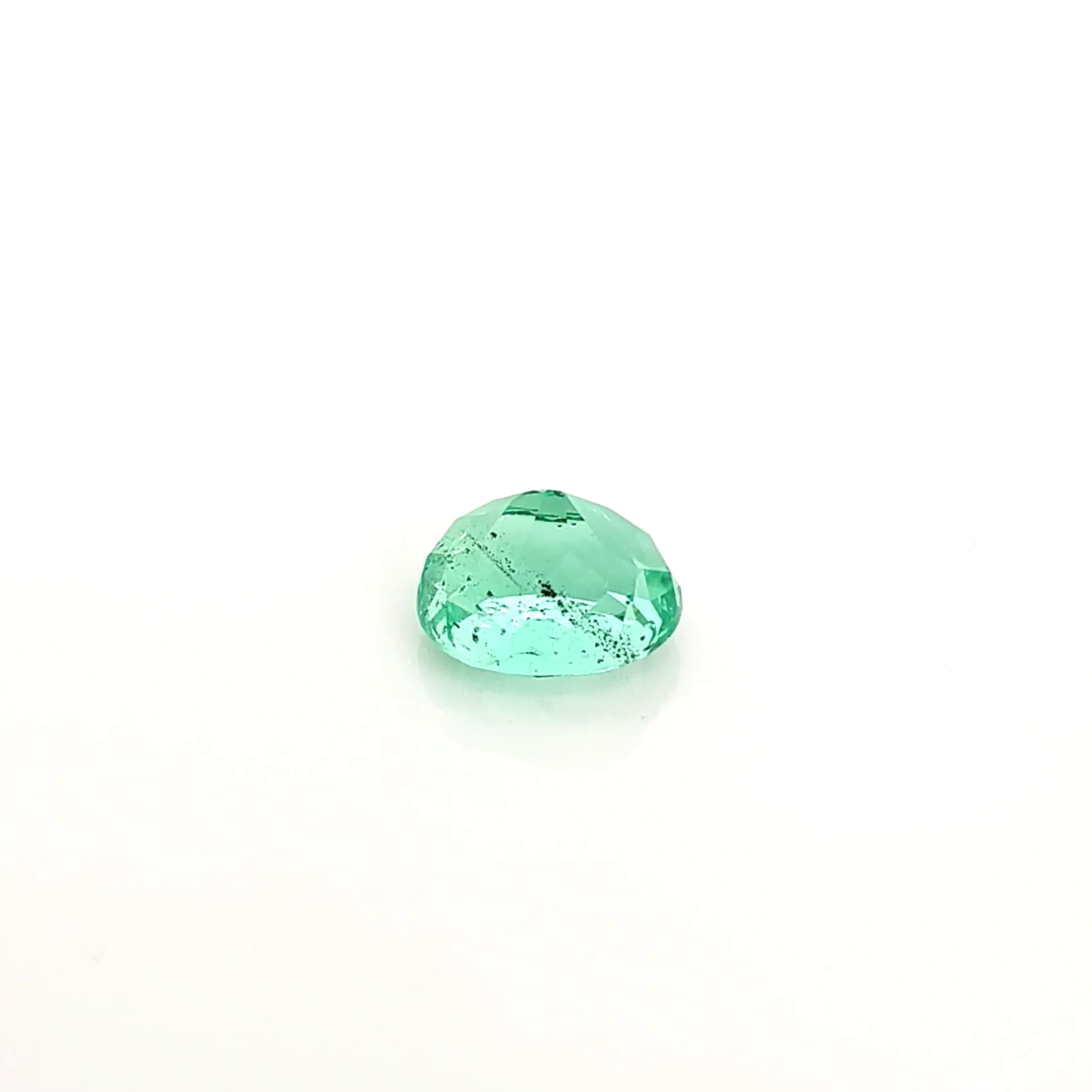 Esmeralda corte oval 2,40 KILATES