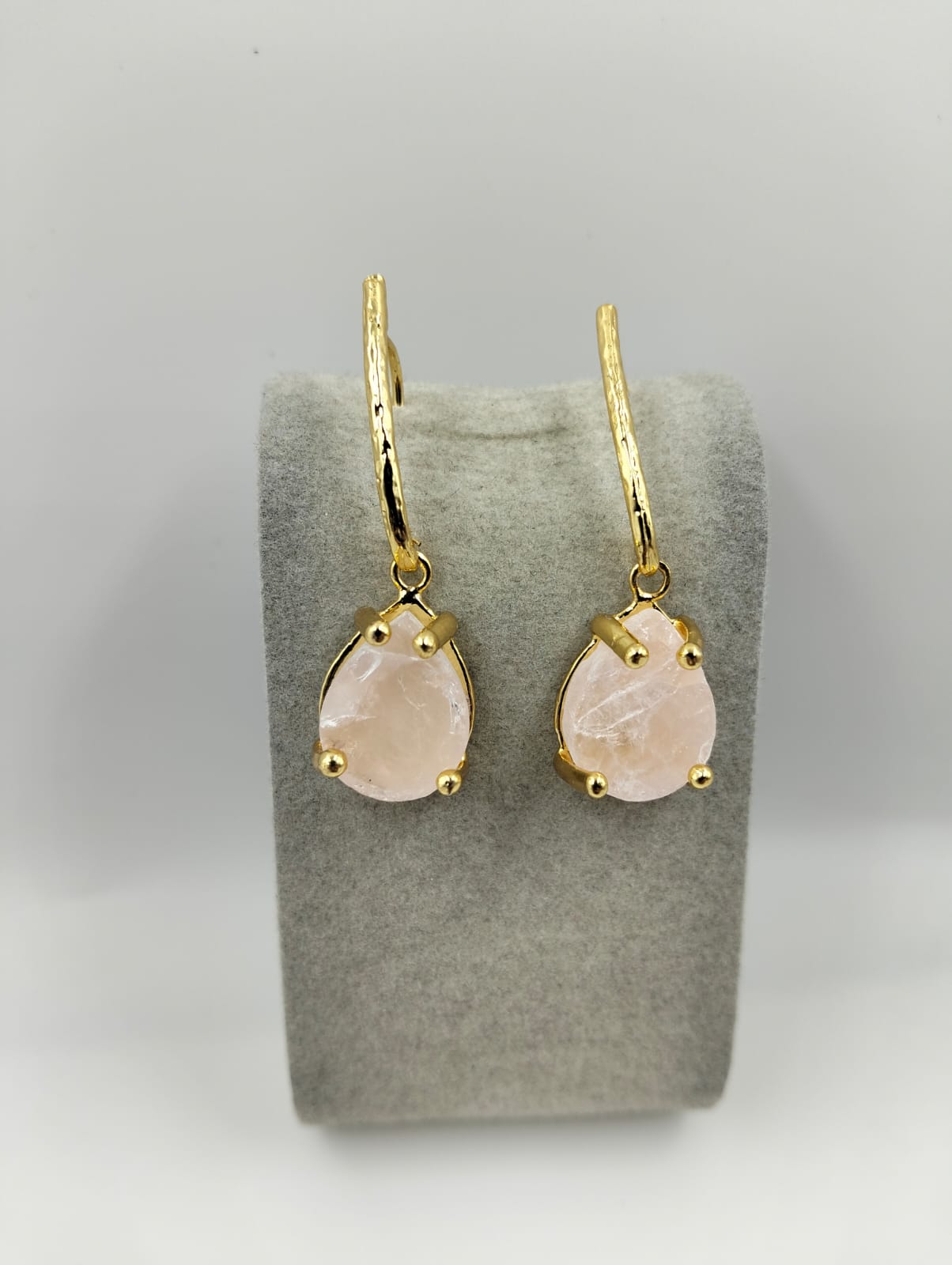 Boucles d'oreilles dorées avec pierre naturelles
