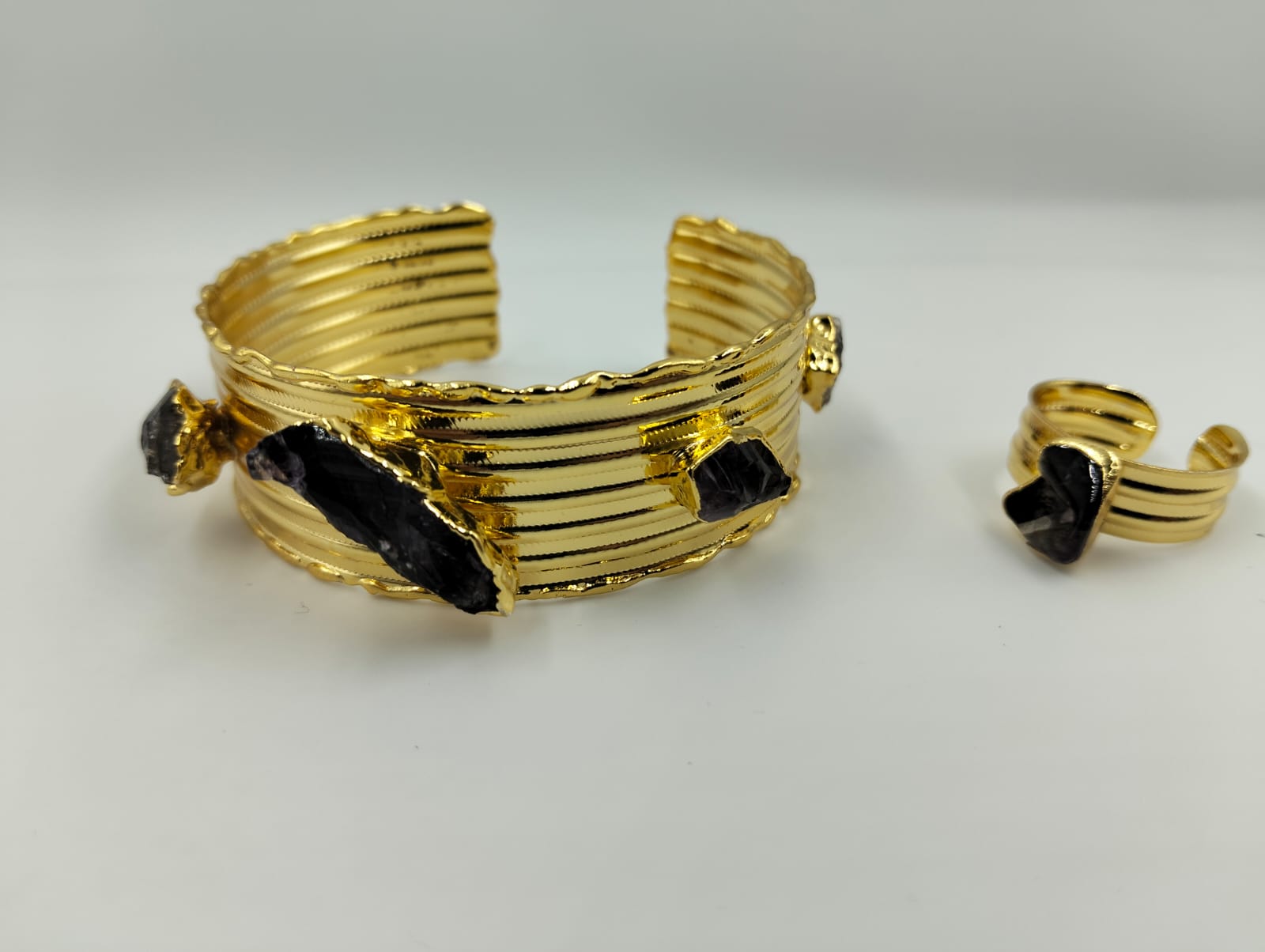 Bracelet & Bague dorés avec pierres naturelles