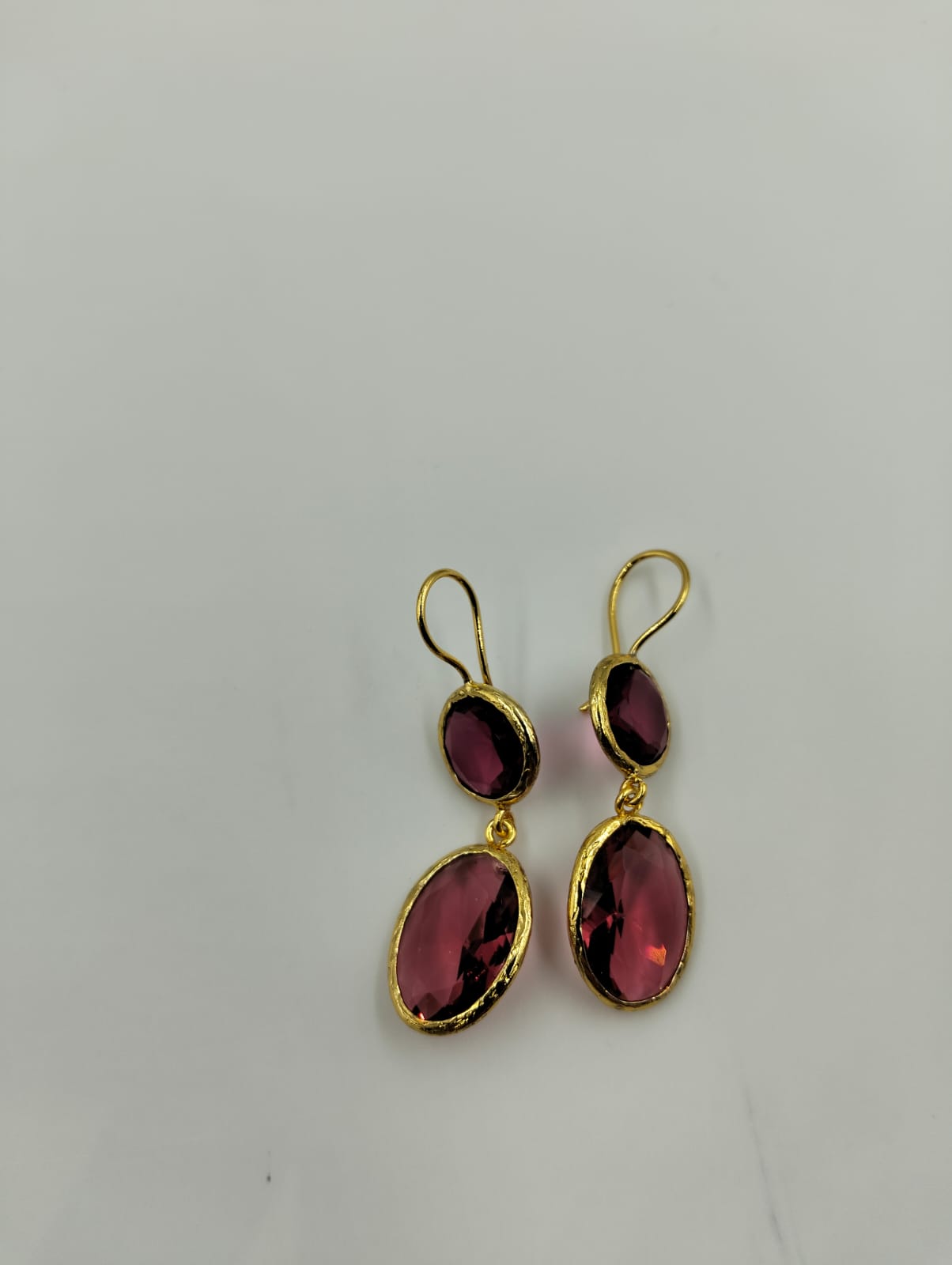Boucles d'oreilles grenat dorées