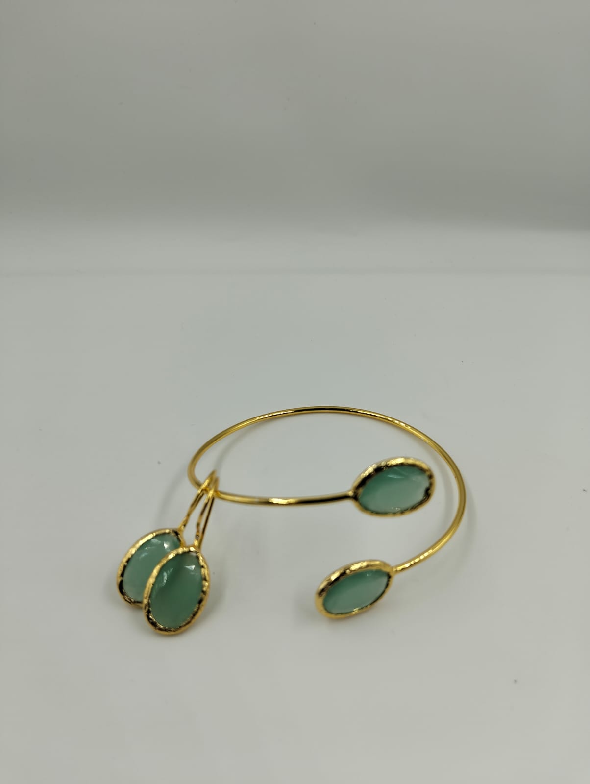 Parure bijoux dorés avec pierres naturelles