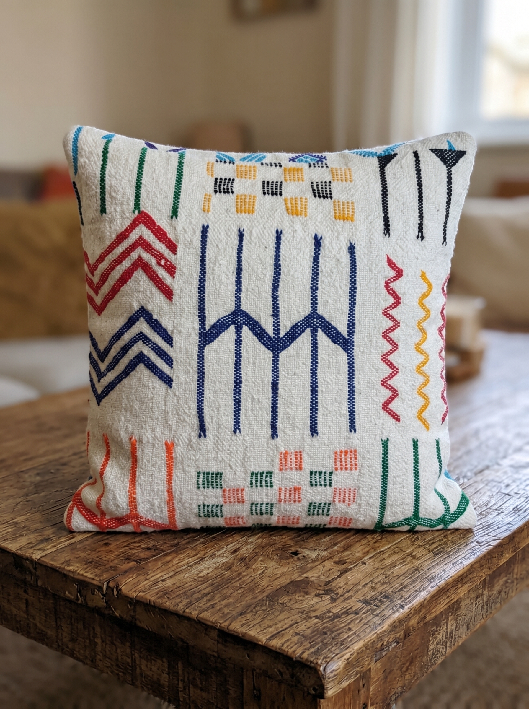 Coussin ethnique brodé