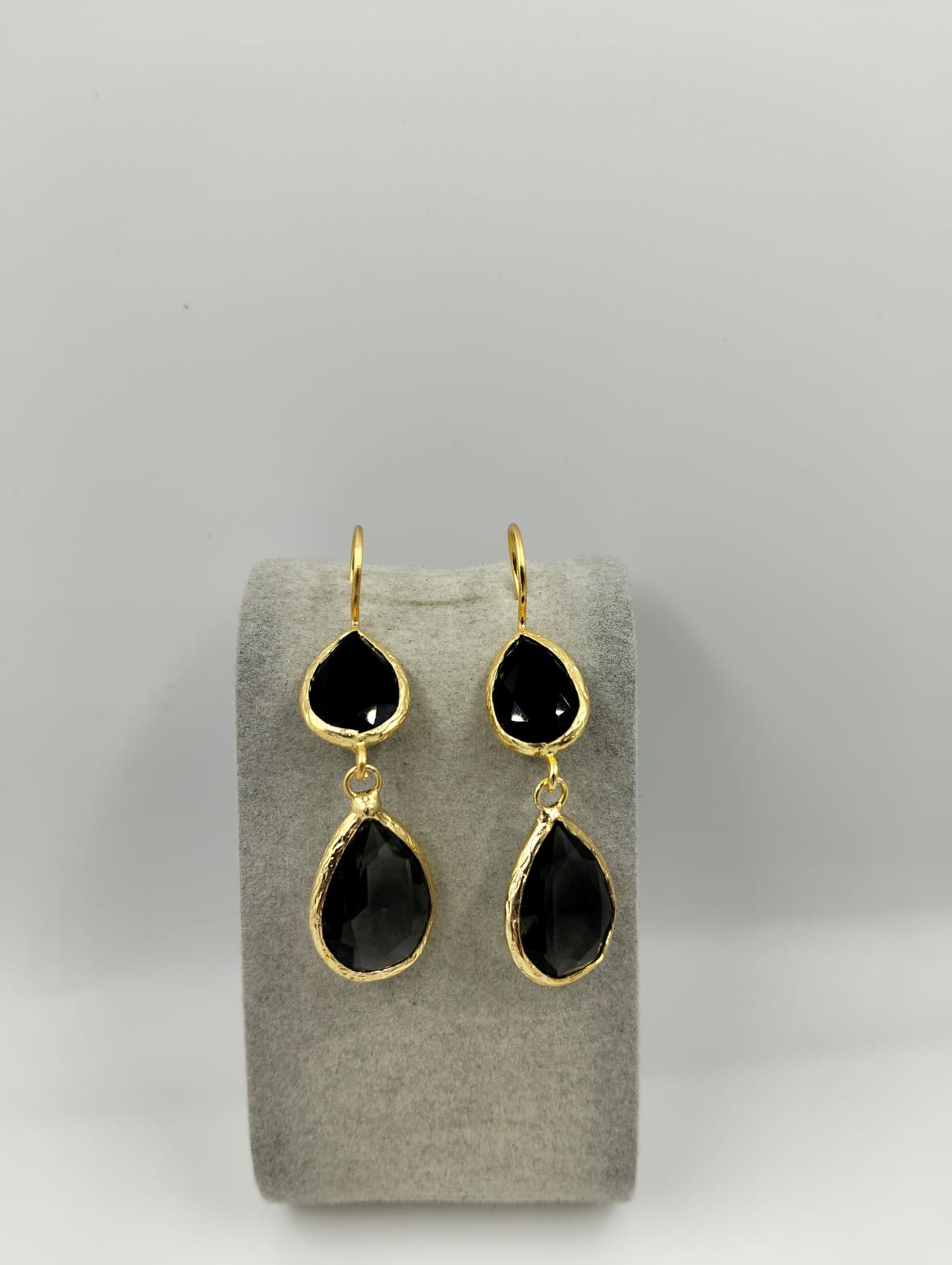 Boucles d'oreilles pendantes noir et or