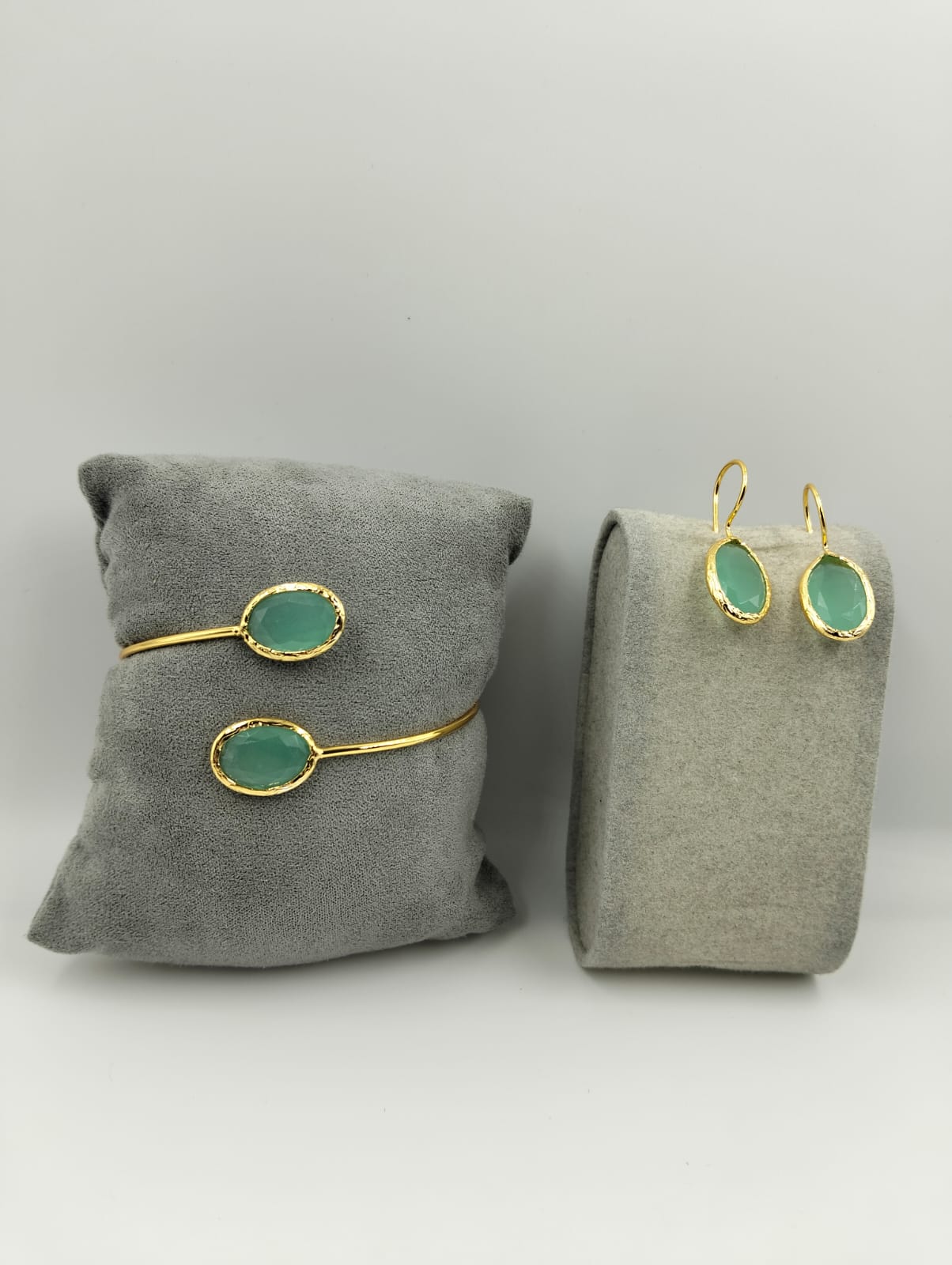 Parure bijoux dorés avec pierres naturelles
