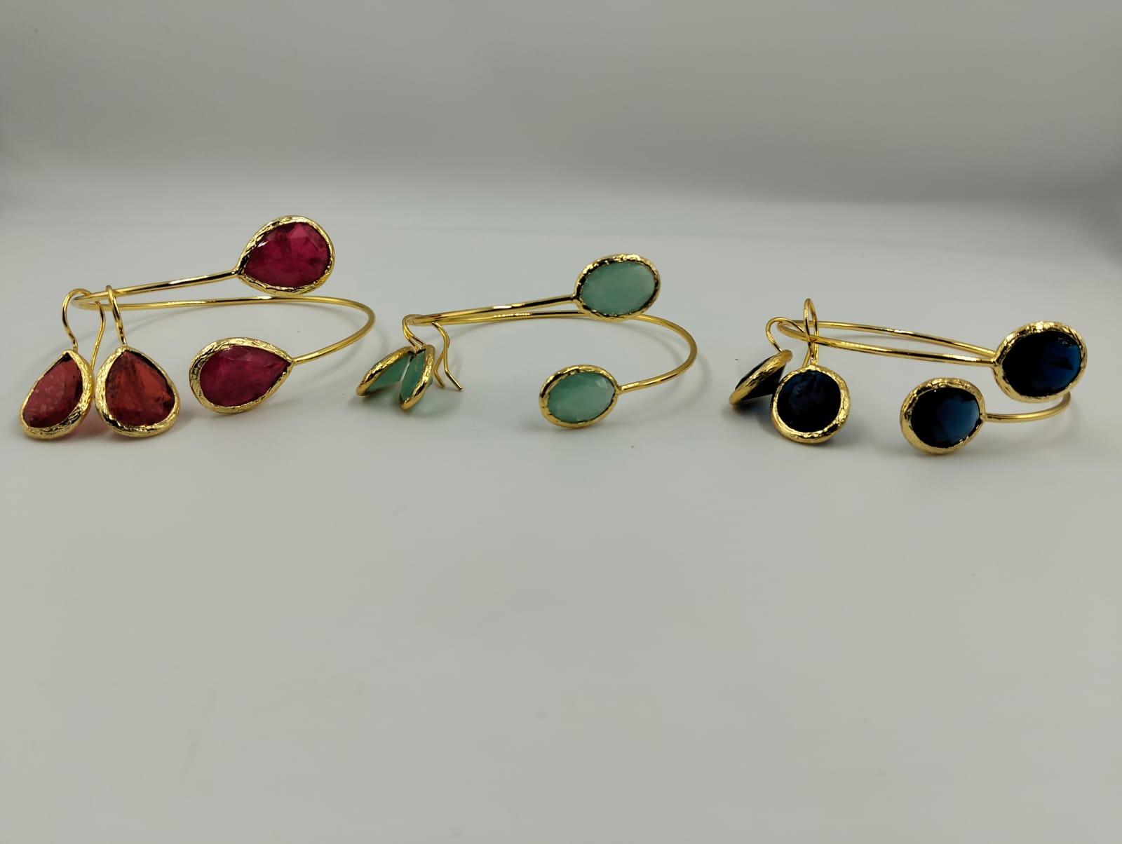 Parure bijoux dorés avec pierres naturelles