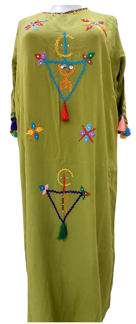 Robe de couleur Verte Brodée pour les sorties en palmerie ou pour les fêtes en famille