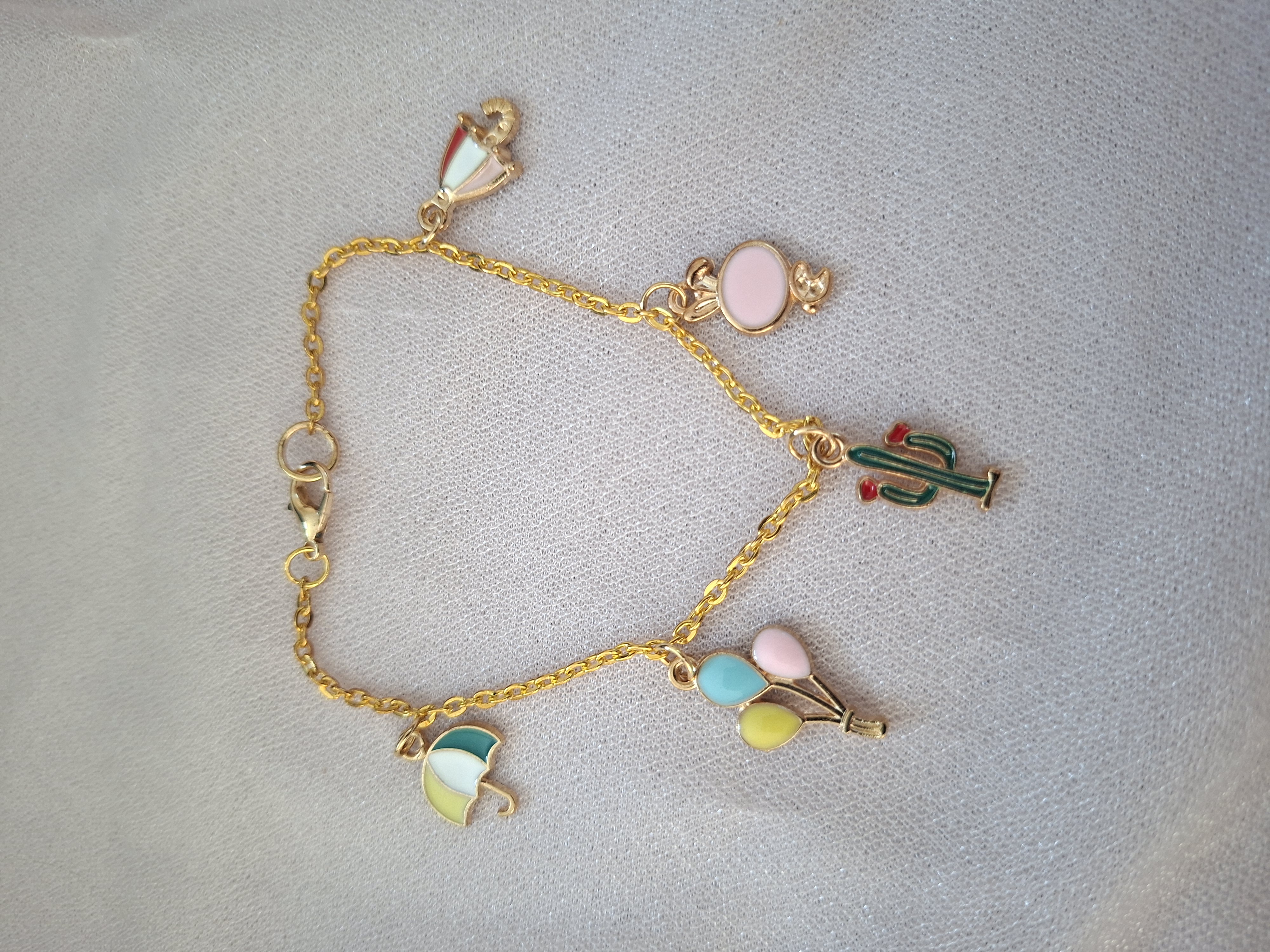 Bracelet Couleur 5 breloques