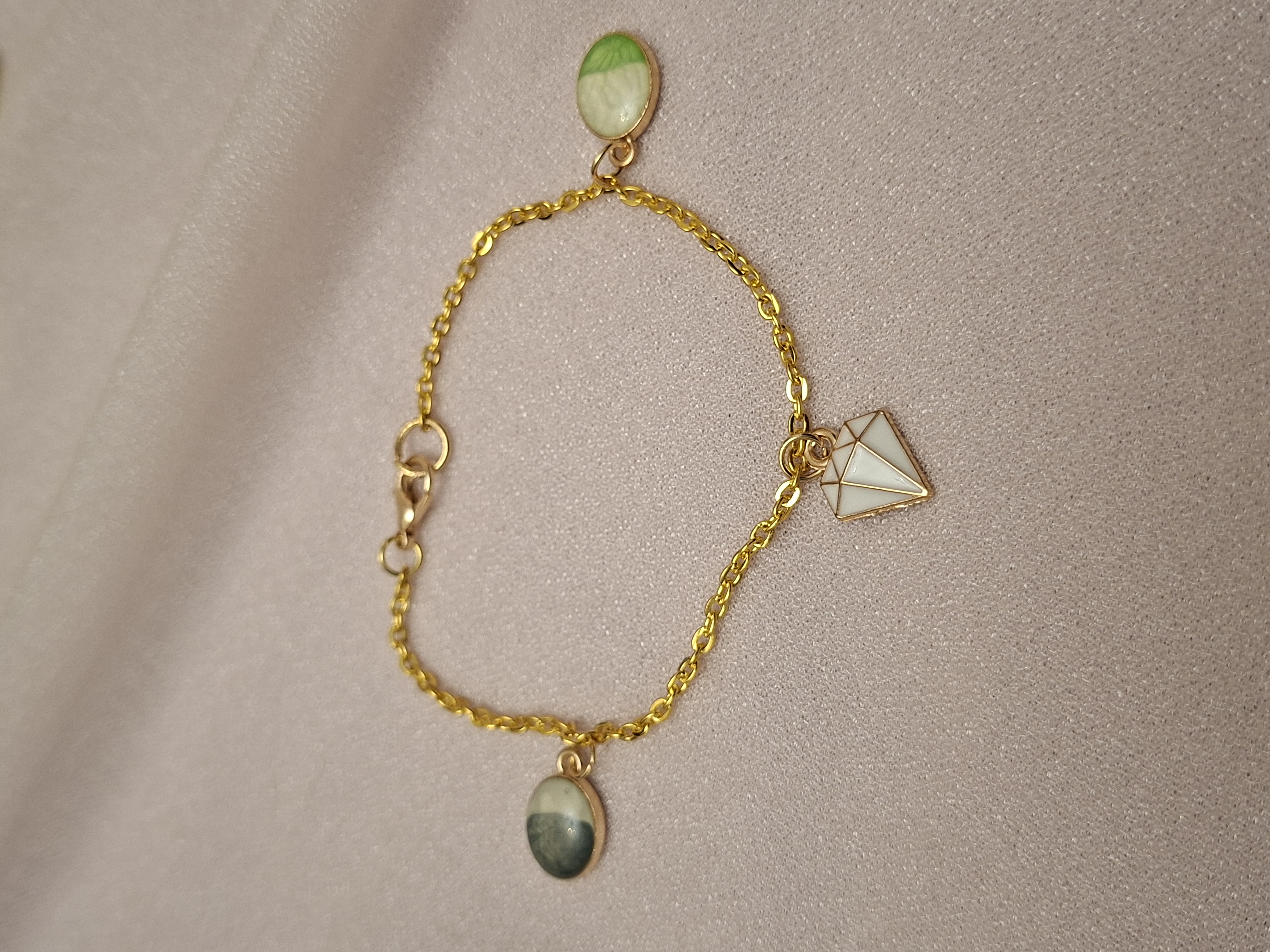 Bracelet Couleur 3 Breloques
