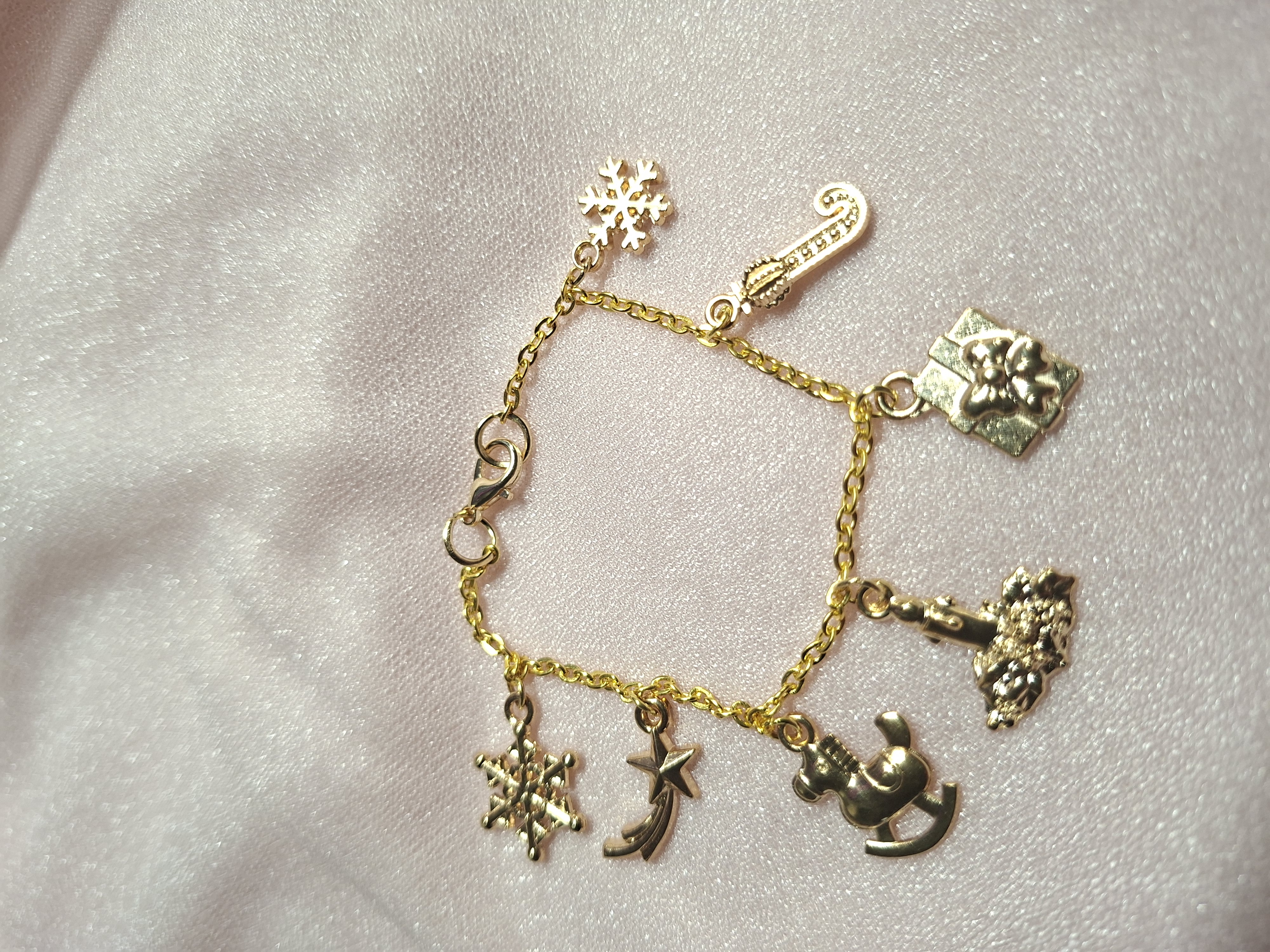 Bracelet 7 Breloques Or