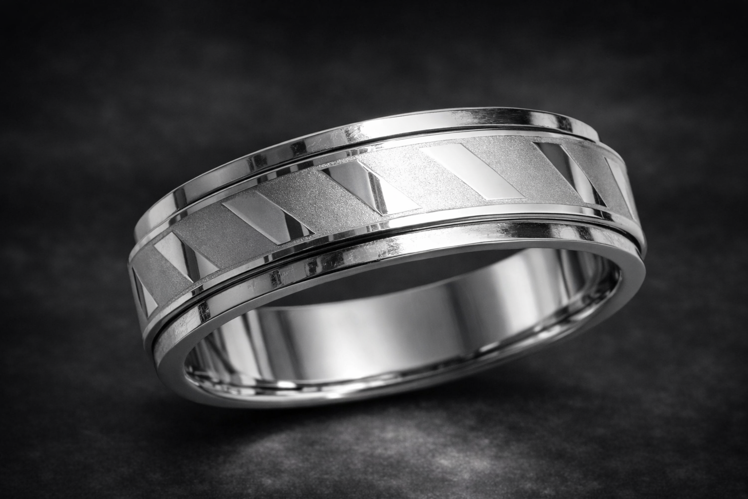 Anillo de plata moderno