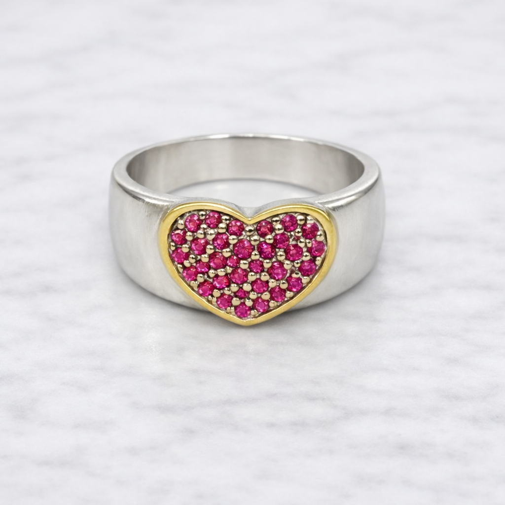Anillo corazón con circonias rosas