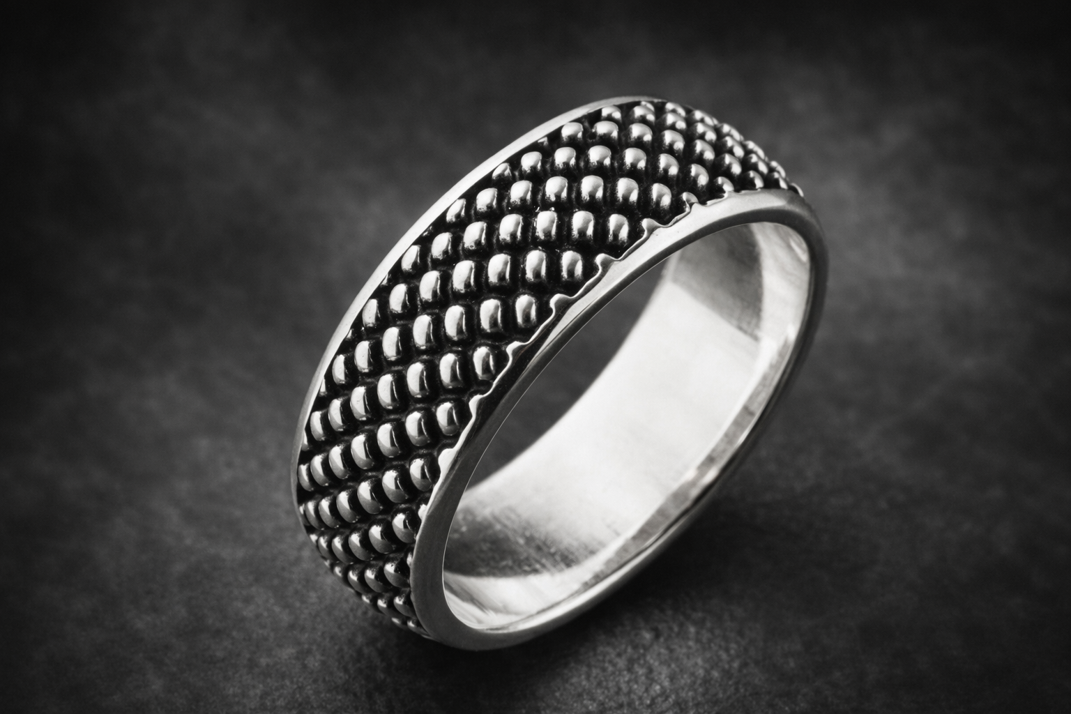 Anillo de plata texturizado