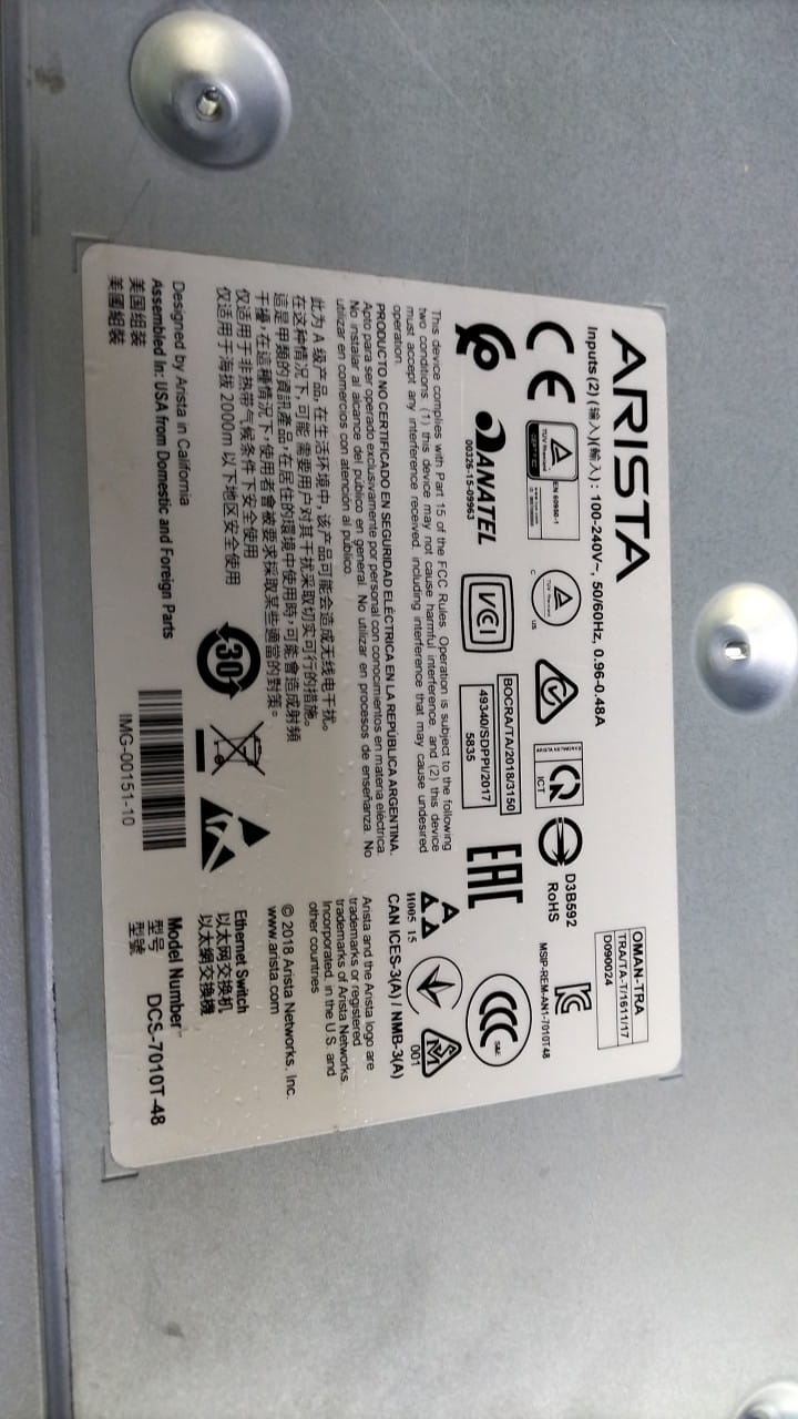 Switch de red Ethernet 10/100/1000  /10G, 48 PORT Modelo: DCS-7010T-48.