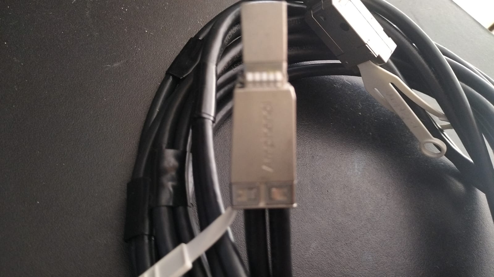CABLE SAS EXTERNO 038-000-150-00 - Cable flexible EMC 3M MINI-SAS HD a MINI-SAS