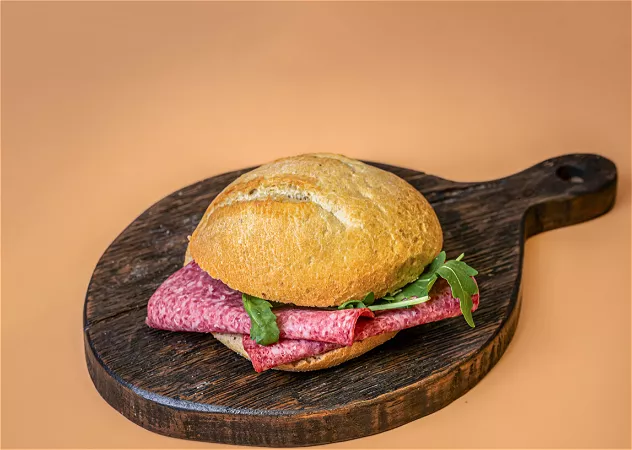  Broodje salami 