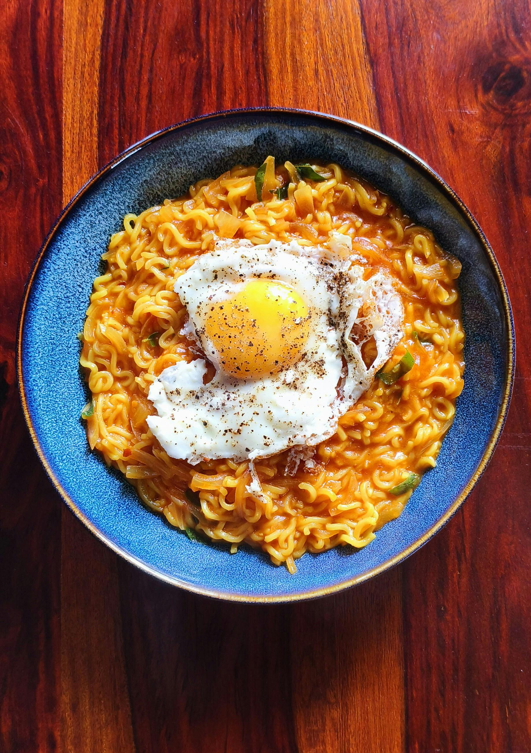 Spicy Egg Maggi