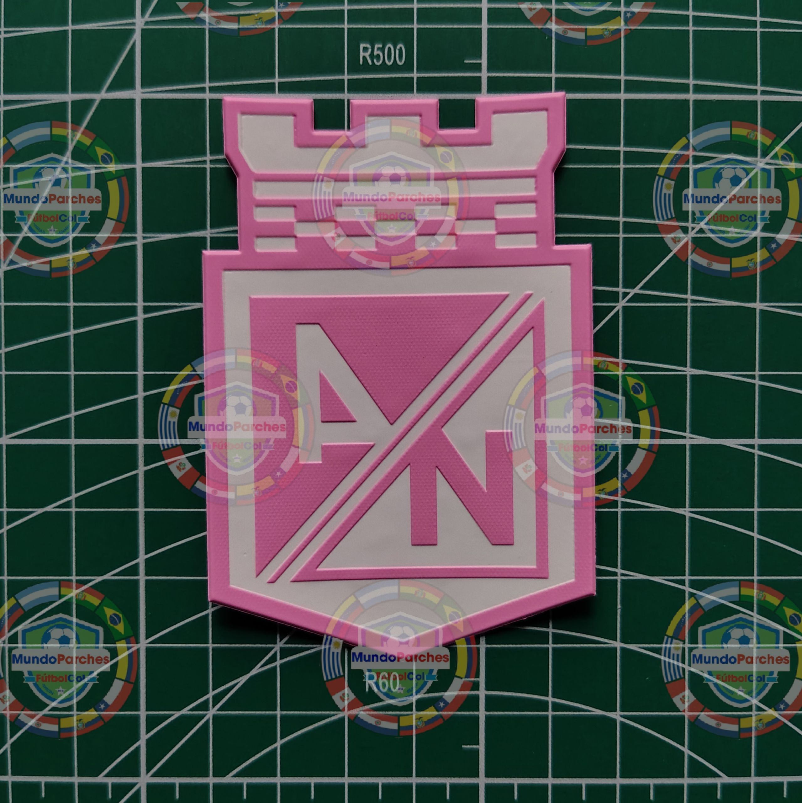 Escudo Atlético Nacional Tpu (Caucho) Blanco y Rosado