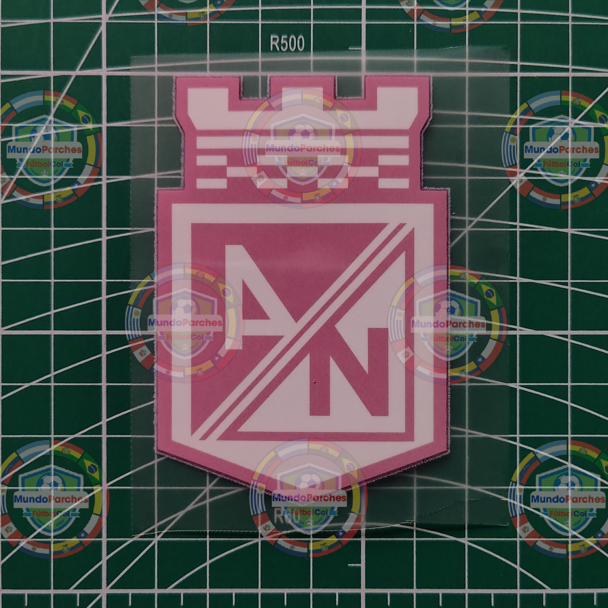Escudo Atlético Nacional (Impreso) Blanco y Rosado