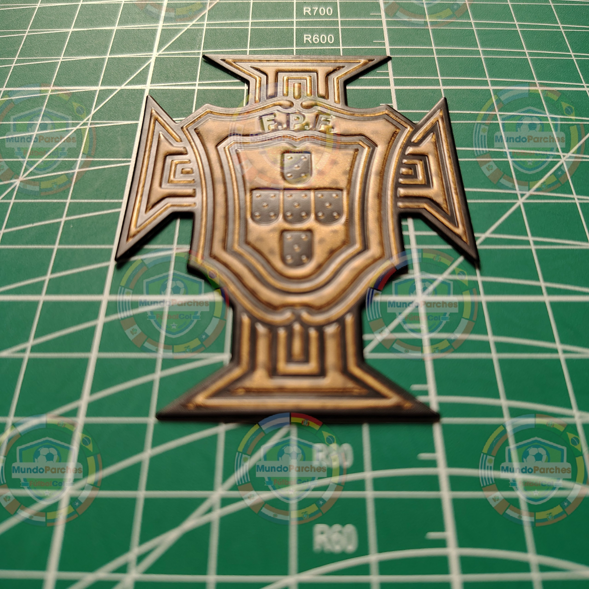 Escudo Selección Portugal Material Tpu (Caucho) Mundial 2026 Visitante