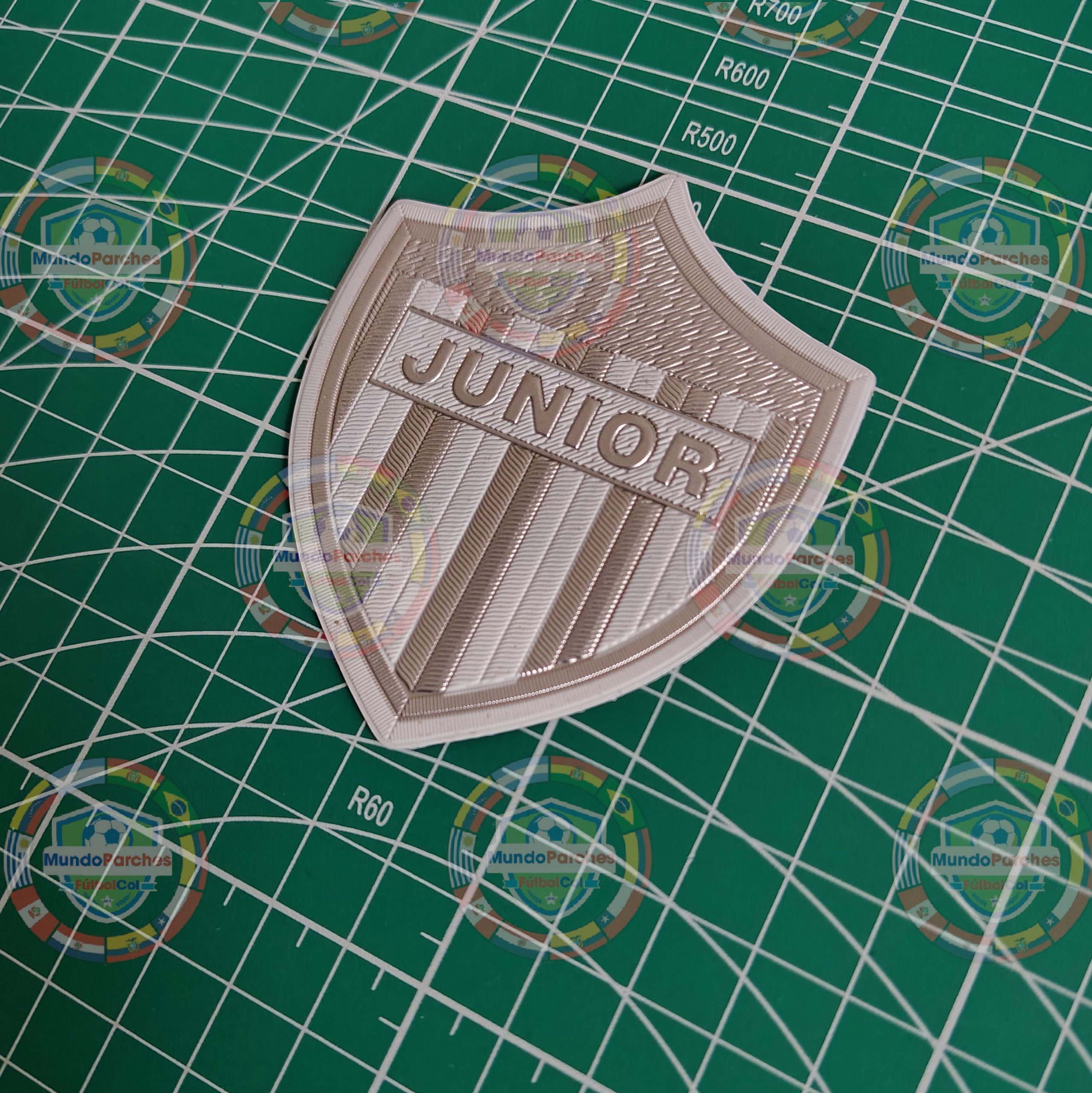 Escudo Junior Barranquilla Material Tpu (Caucho) Plateado Sin Estrellas