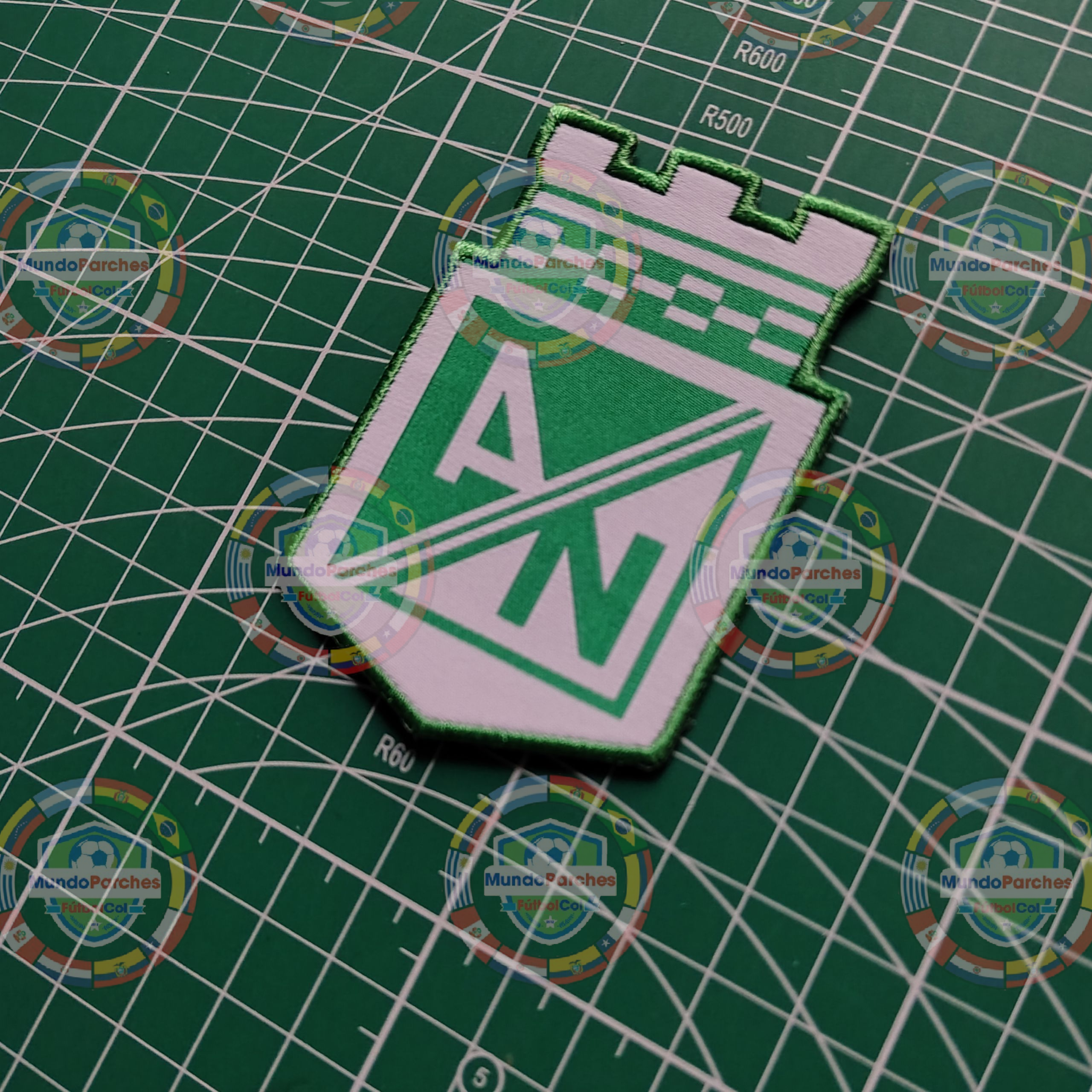 Escudo Atlético Nacional (Tejido) Blanco y Verde